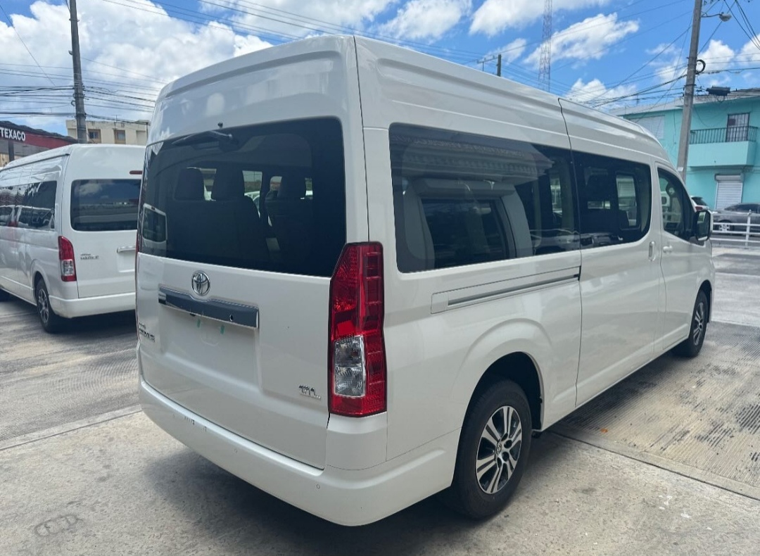 jeepetas y camionetas - 2026 Toyota Hiace GL 0Km  3