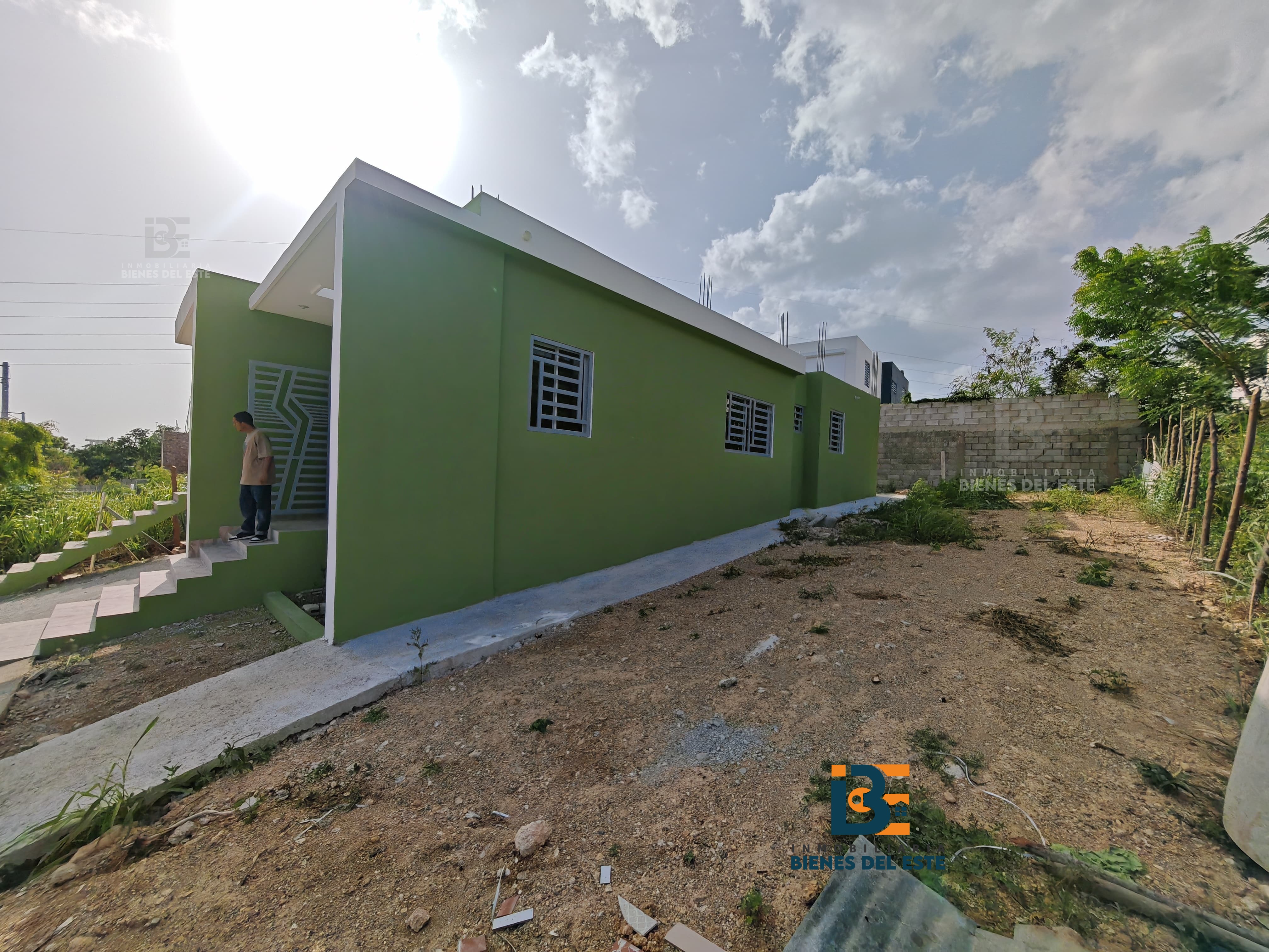 casas - Se Renta Vivienda con mucho Patio en Villa Visan 7