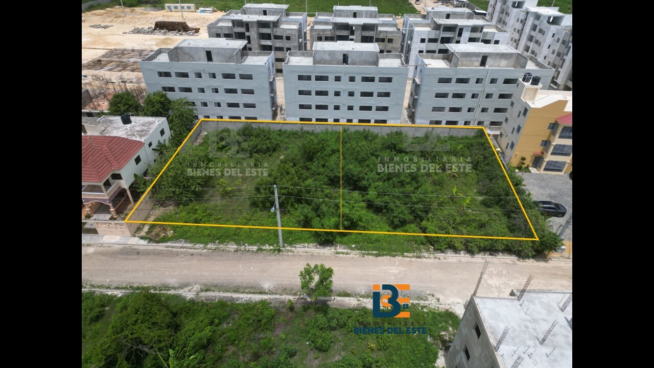 solares y terrenos - Se Venden Dos Solares en Residencial Petropolis.