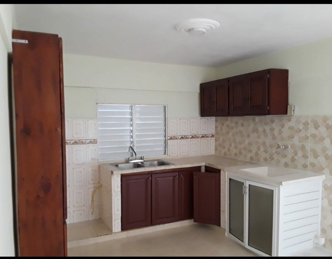 apartamentos - EDIFICIO DE TRES APARTAMENTOS GRANDES EN BAYONA MANOGUAYABO.  7