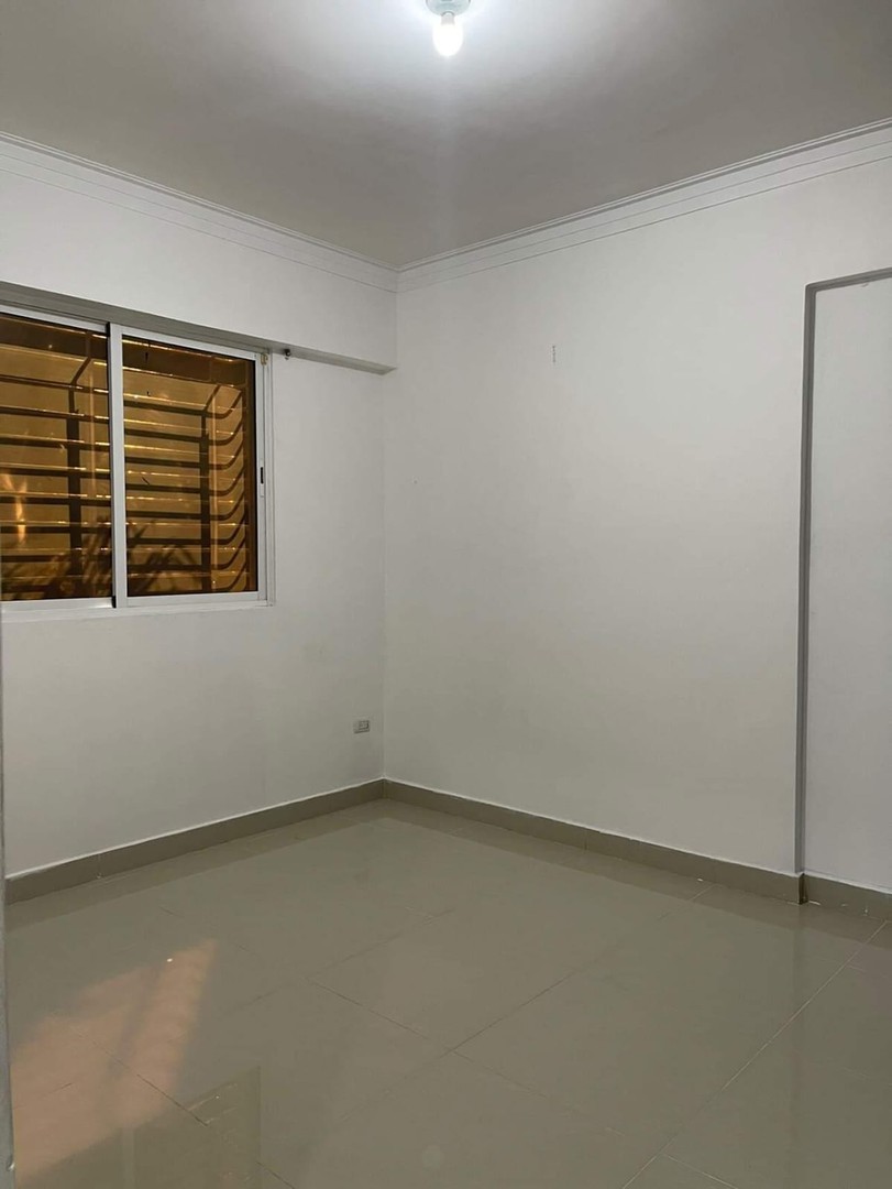 apartamentos - Alquilo Segundo Nivel con Terraza + estudio en 8
