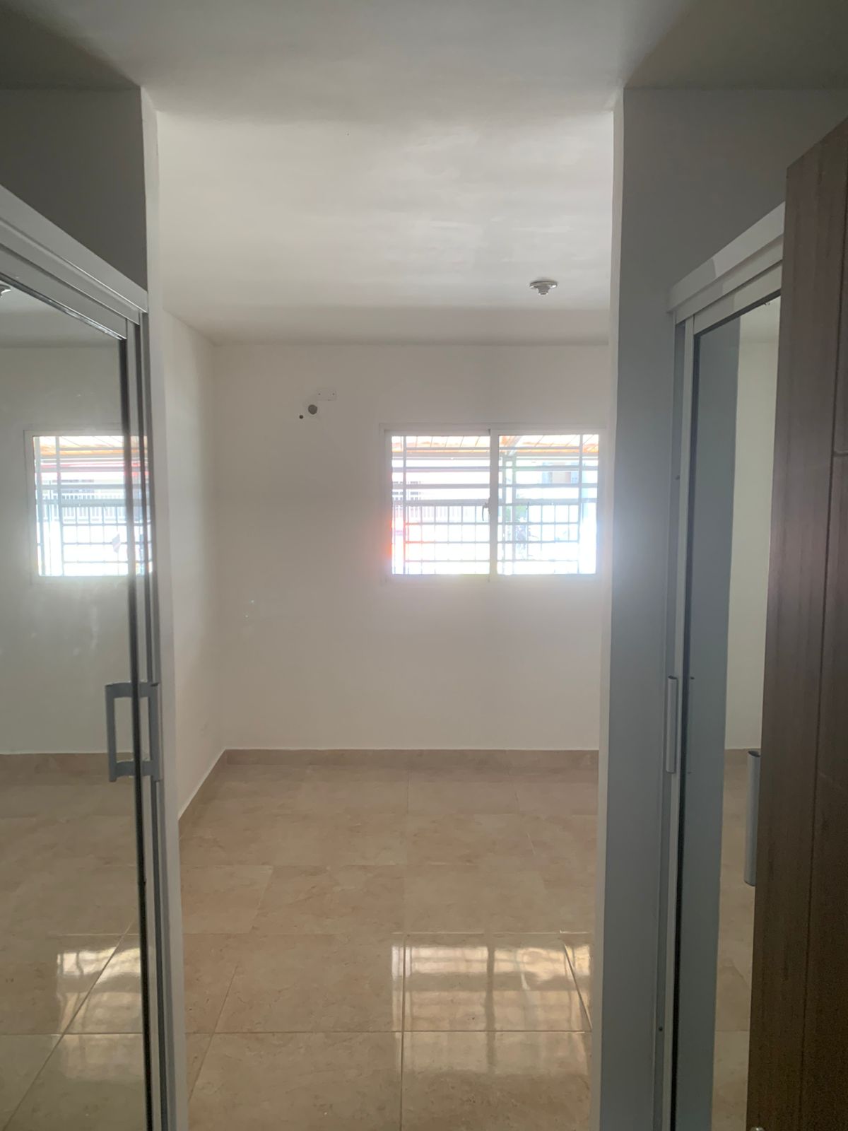apartamentos - SE ALQUILA APTO 3 HAB 2 BAÑOS 1 PARQUEO MANOGUAYAB 3
