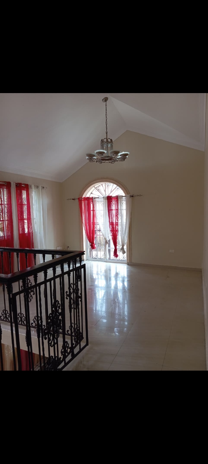 casas - Casa de dos niveles San Isidro  5