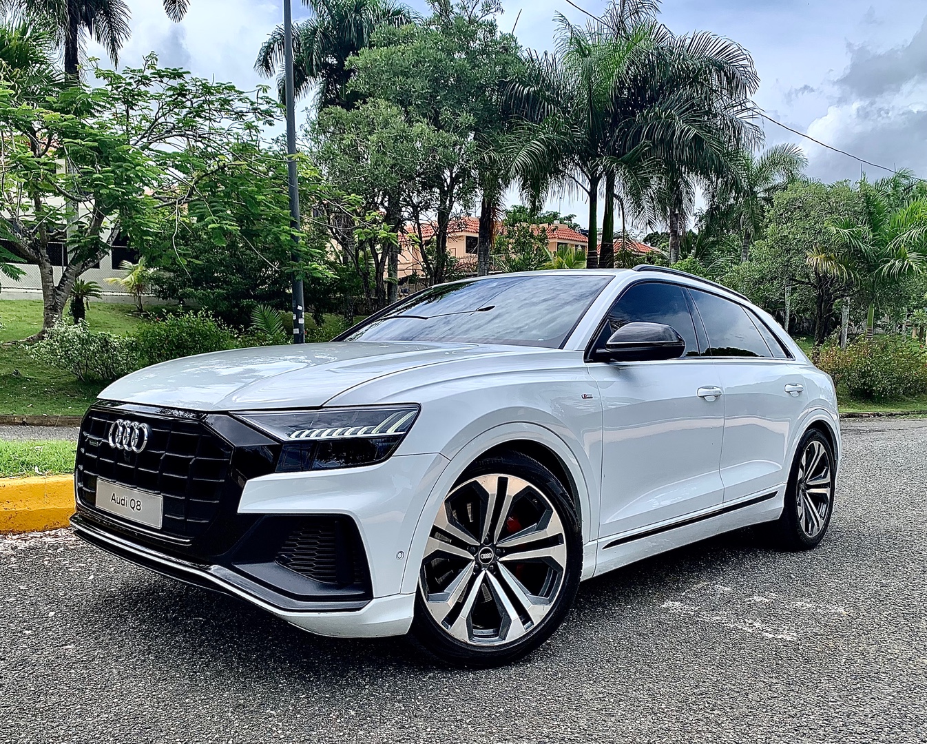 jeepetas y camionetas - Audi Q8 S-line Prestige 4