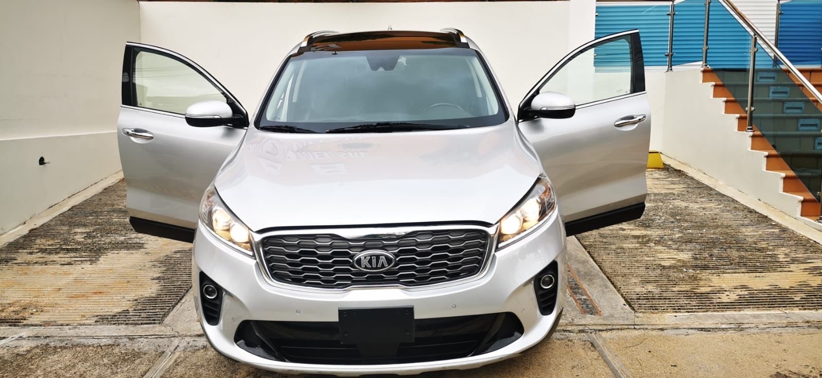 jeepetas y camionetas - KIA SORENTO EX 2019 -negociable-