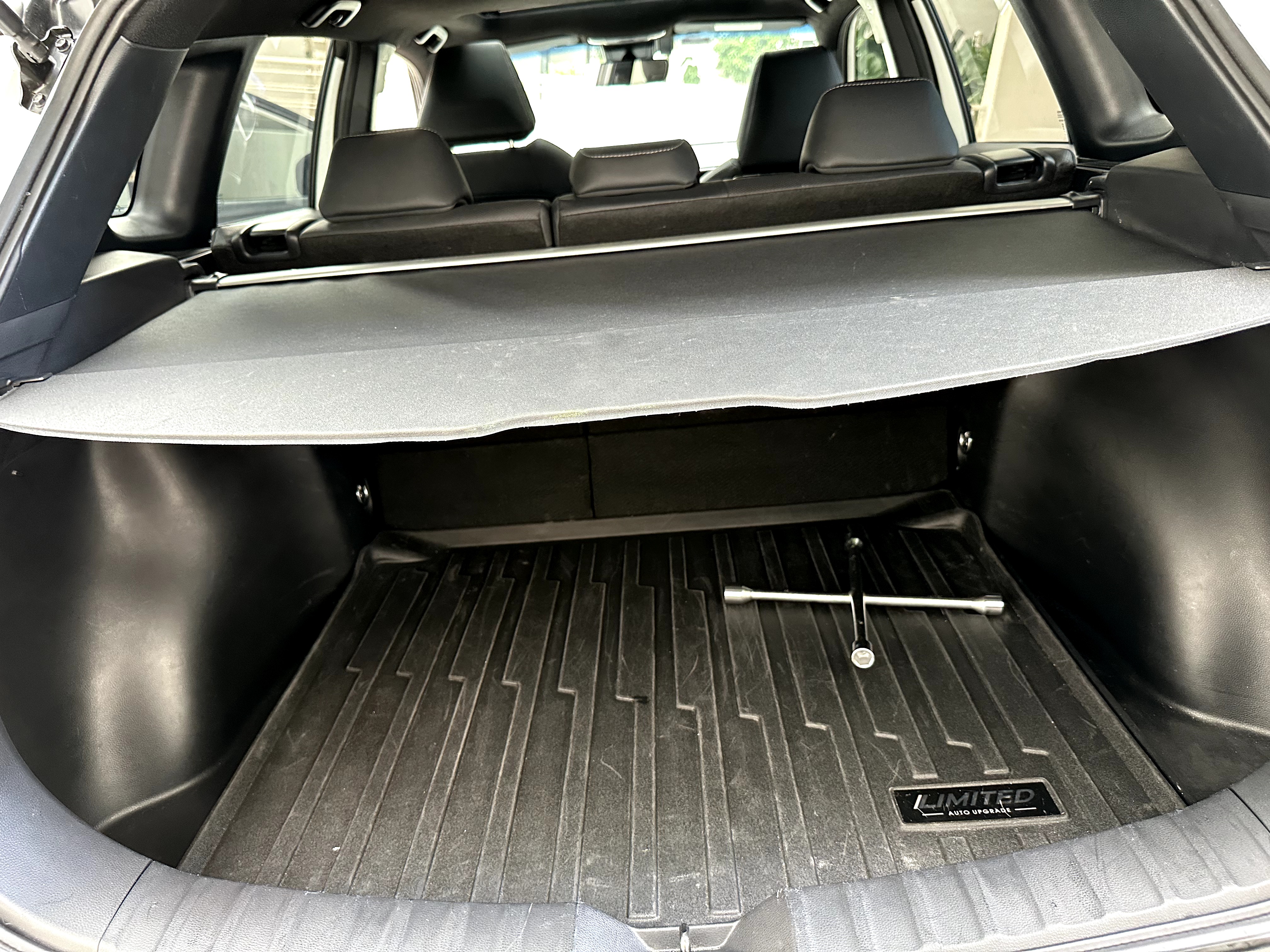 jeepetas y camionetas - Toyota Corolla Cross Limited- Hibrido 2024 4