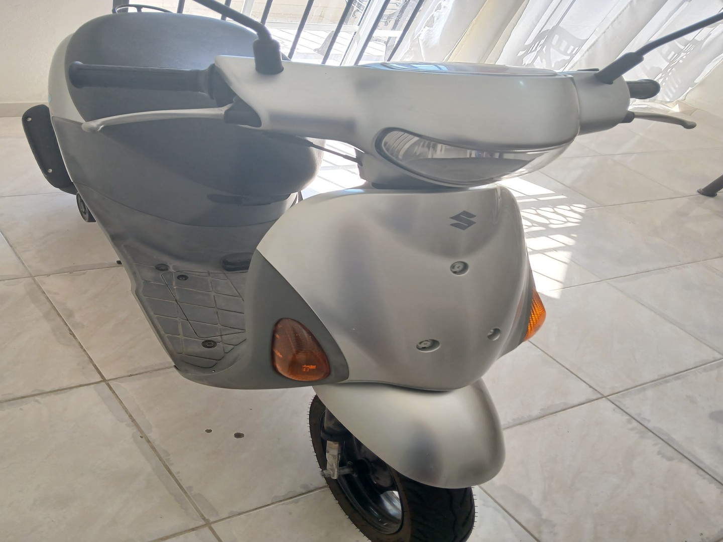 motores y pasolas - Pasola Suzuki Let's 4 Color Gris De 4 Tiempo. 1