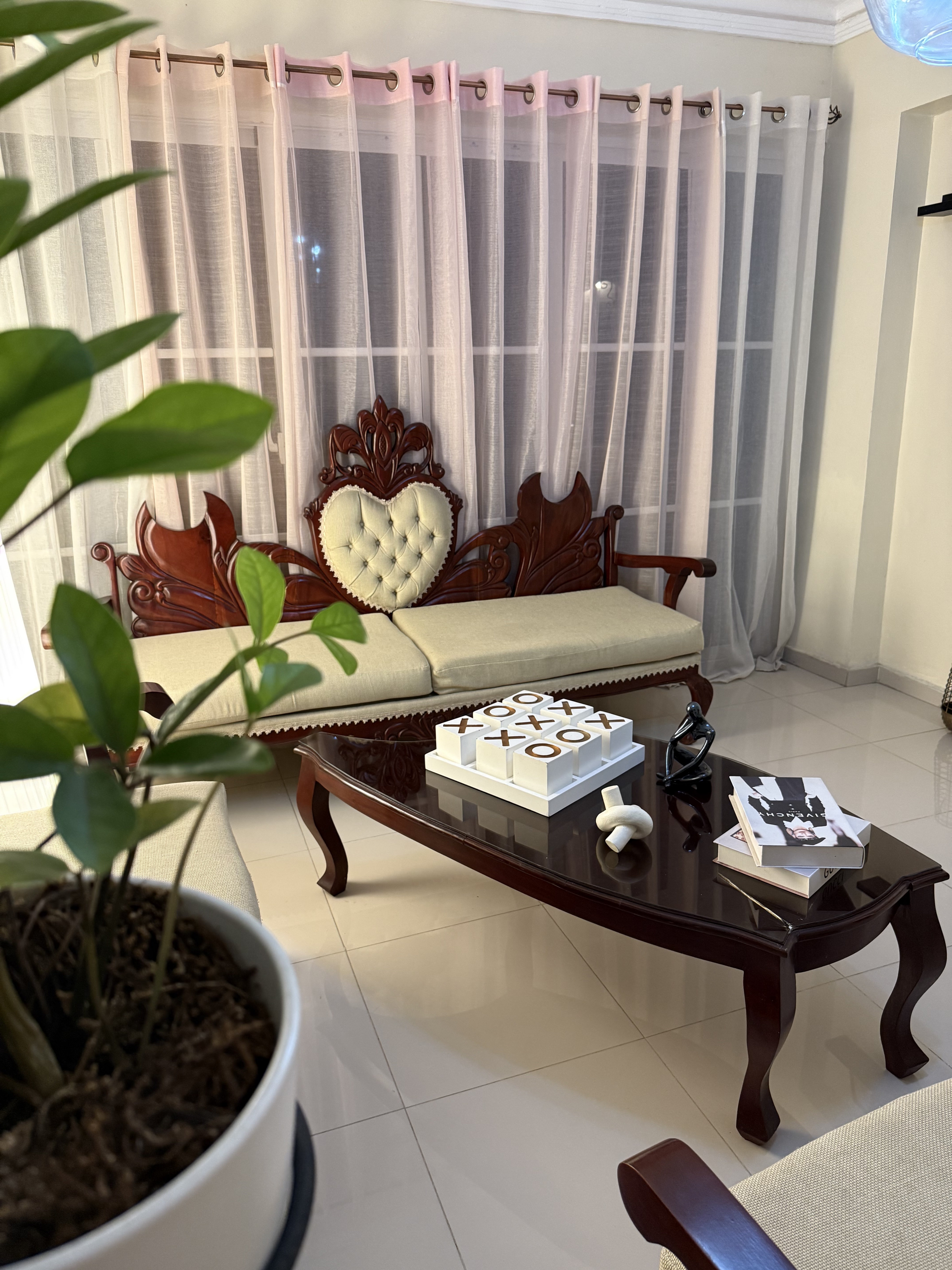 muebles y colchones - VENTA DE JUEGO DE MUEBLES EN CAOBA, ESTILO LUIS V / $85,000 1