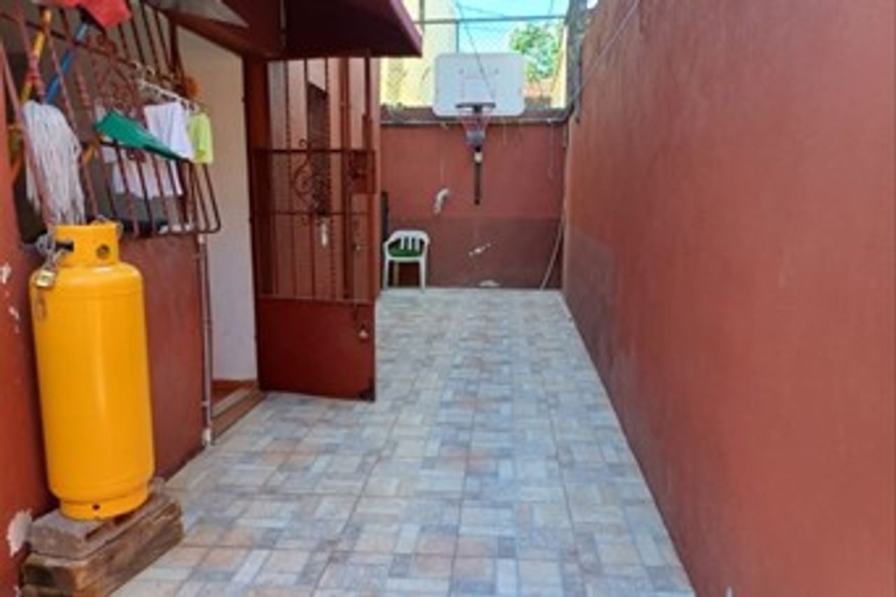 casas - Venta de casa en Santo Domingo Este
Casa en venta ubicada en Santo Domingo Este
 6
