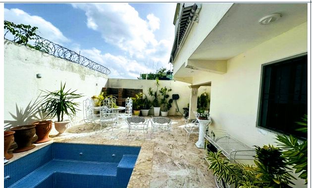 casas - Casa de dos niveles en el Café Santo Domingo Oeste 4