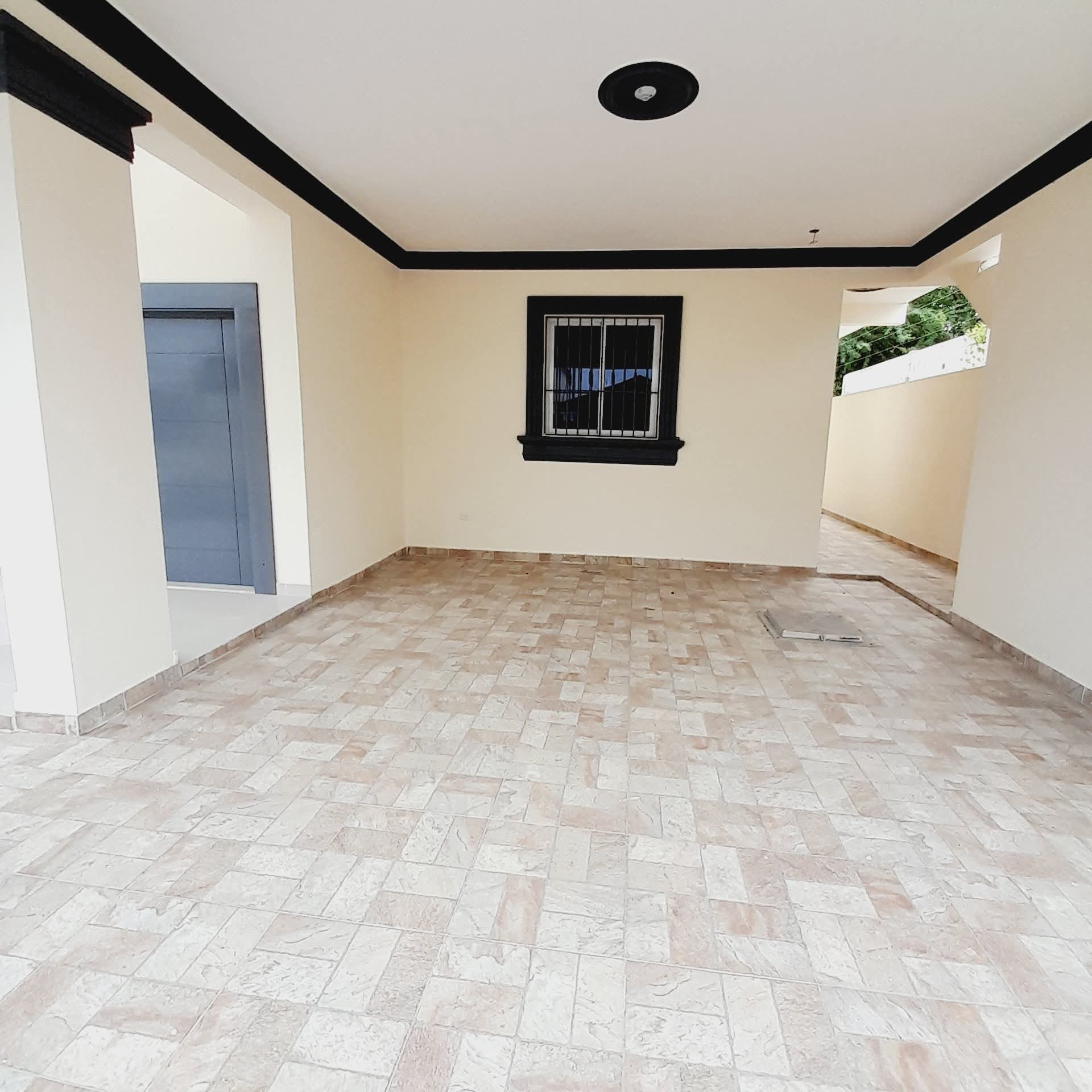 casas - VENDO CASA CON SERCO ELECTRICO, Y PORTON A CONTROL REMOTO TITULO Y DESLINDE 4