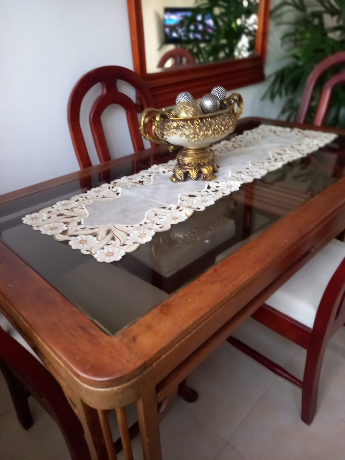 muebles y colchones - VENDO COMEDOR EN CAOBA CENTENARIA 6