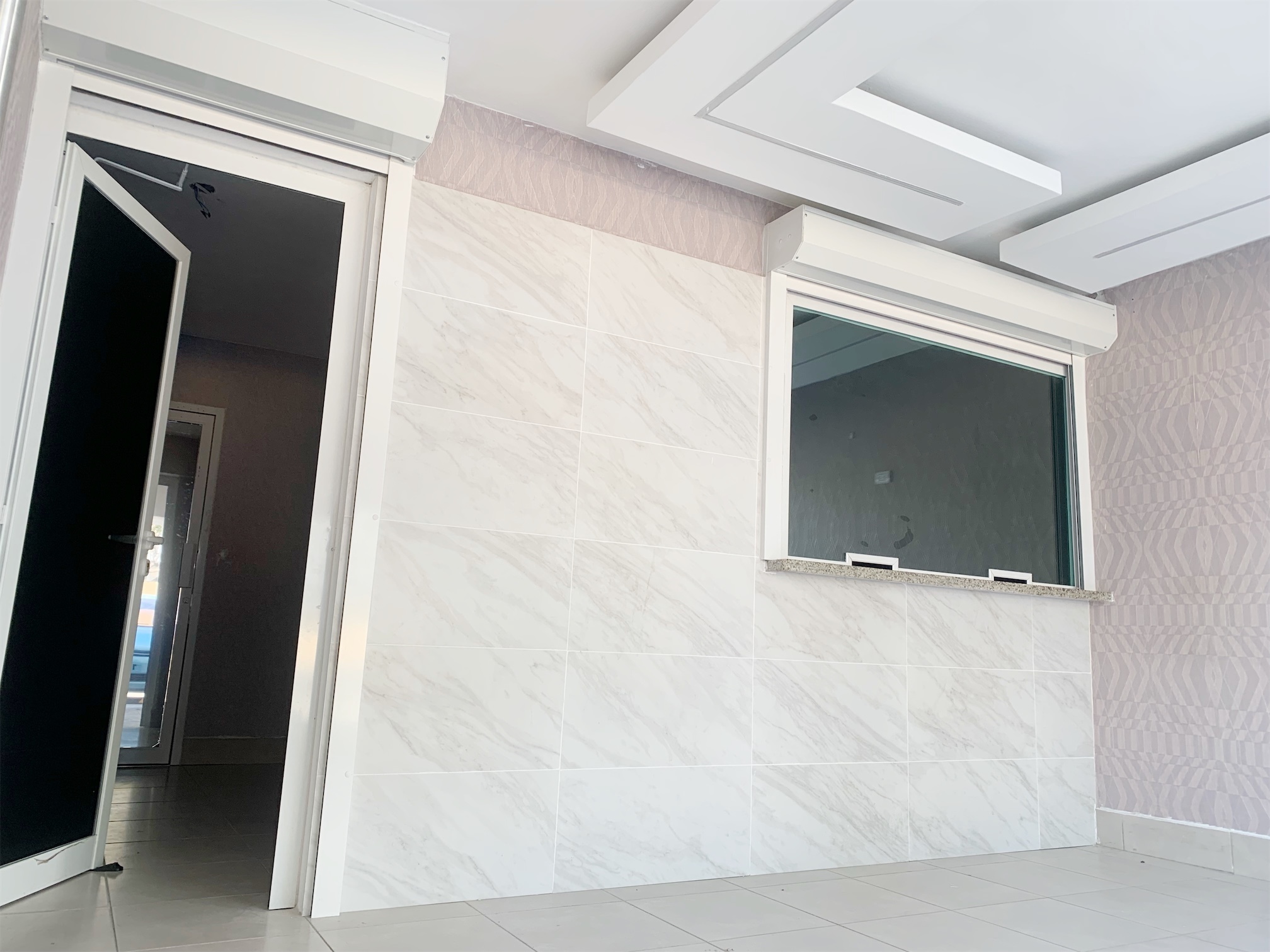 oficinas y locales comerciales - Local con buena visibilidad 2