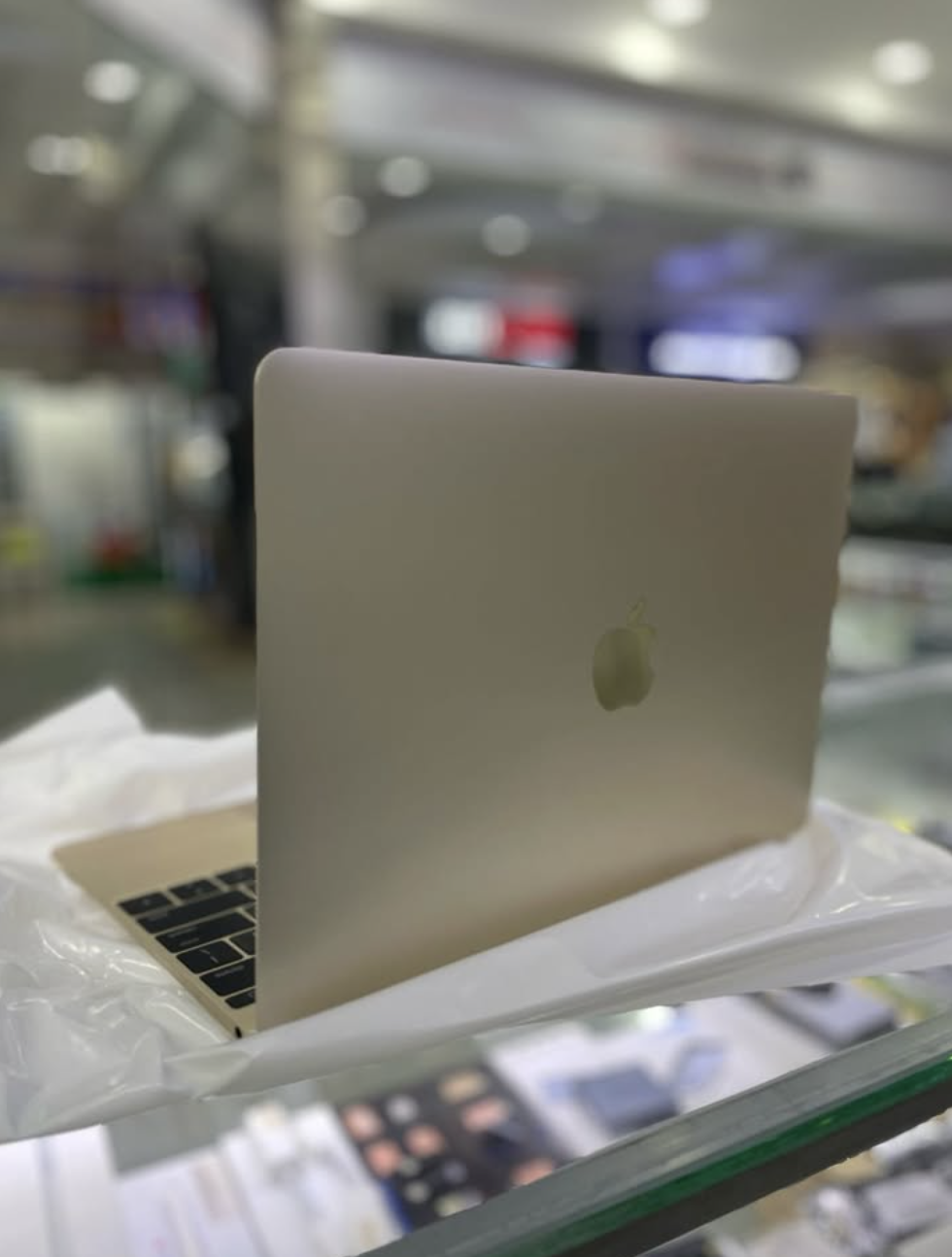 computadoras y laptops - Macbook Dorada 12 pulgadas 1