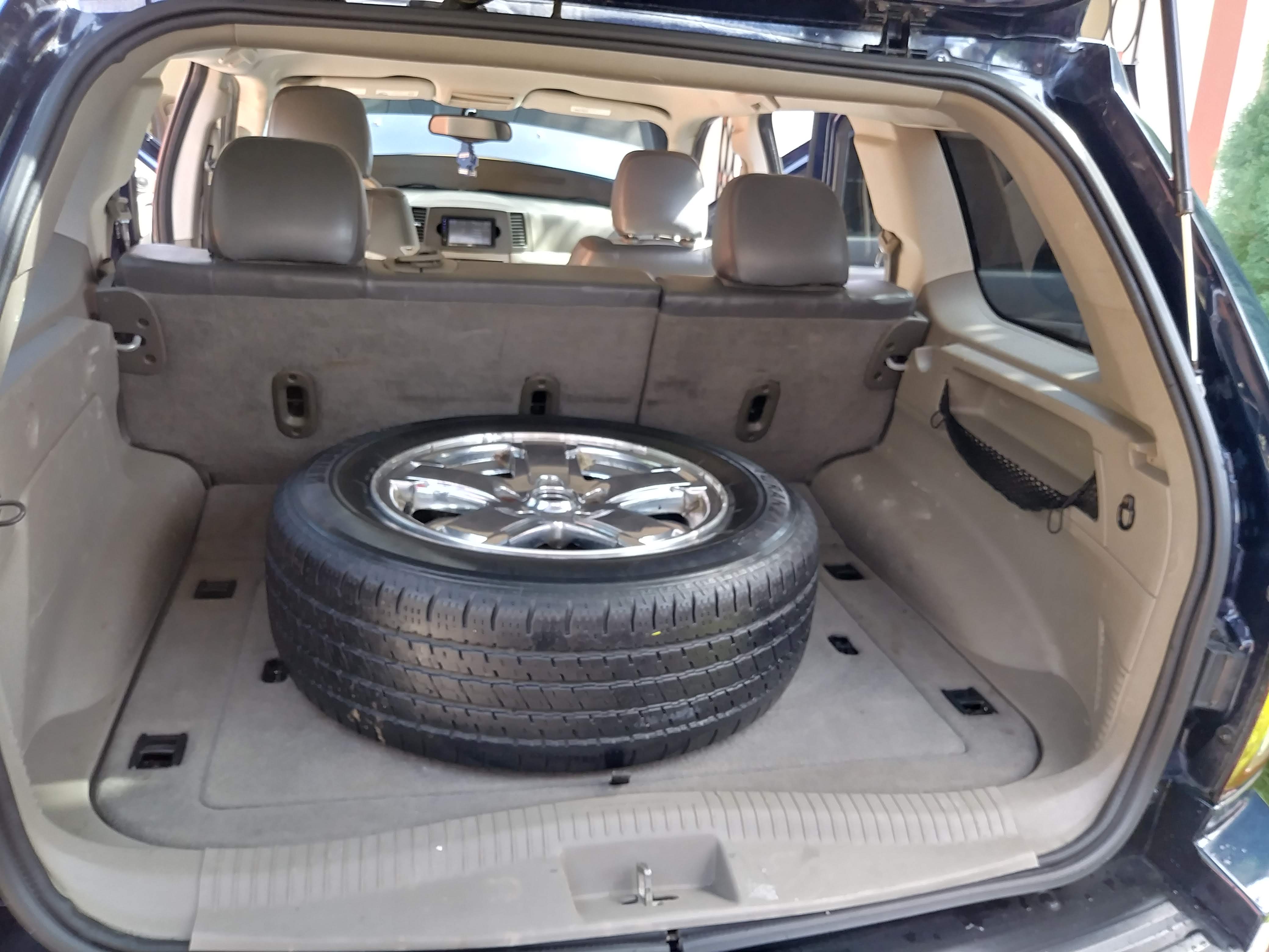 jeepetas y camionetas - Jeep Cherokee Laredo 06  7