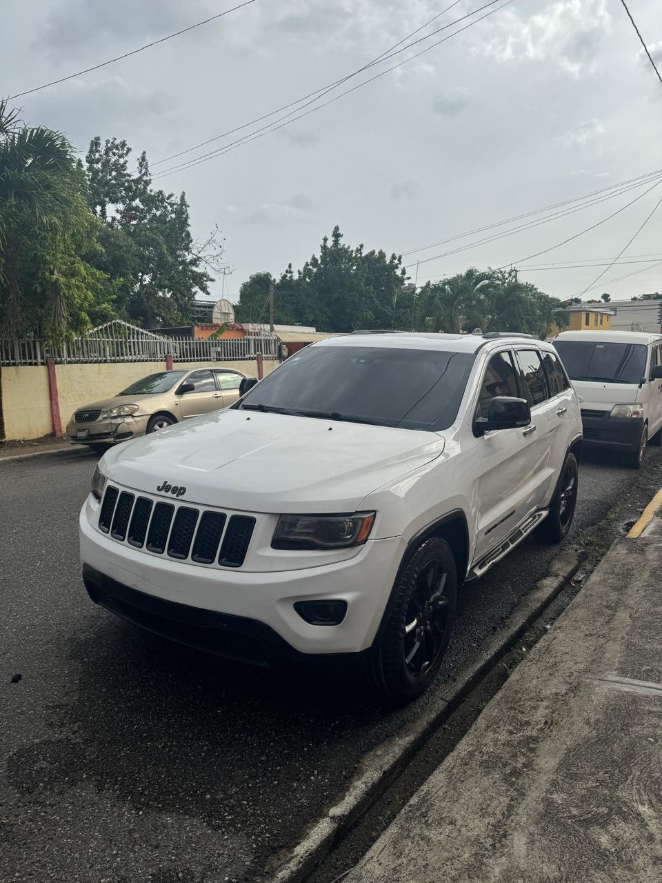 jeepetas y camionetas - JEEP GRAND CHEROKEE 2015 LIMITED 0