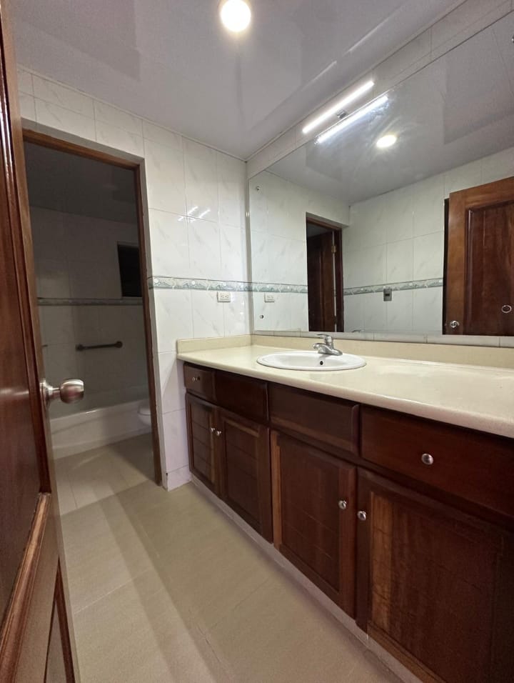 apartamentos - Alquiler de Apartamento en Los Cacicazgos  6