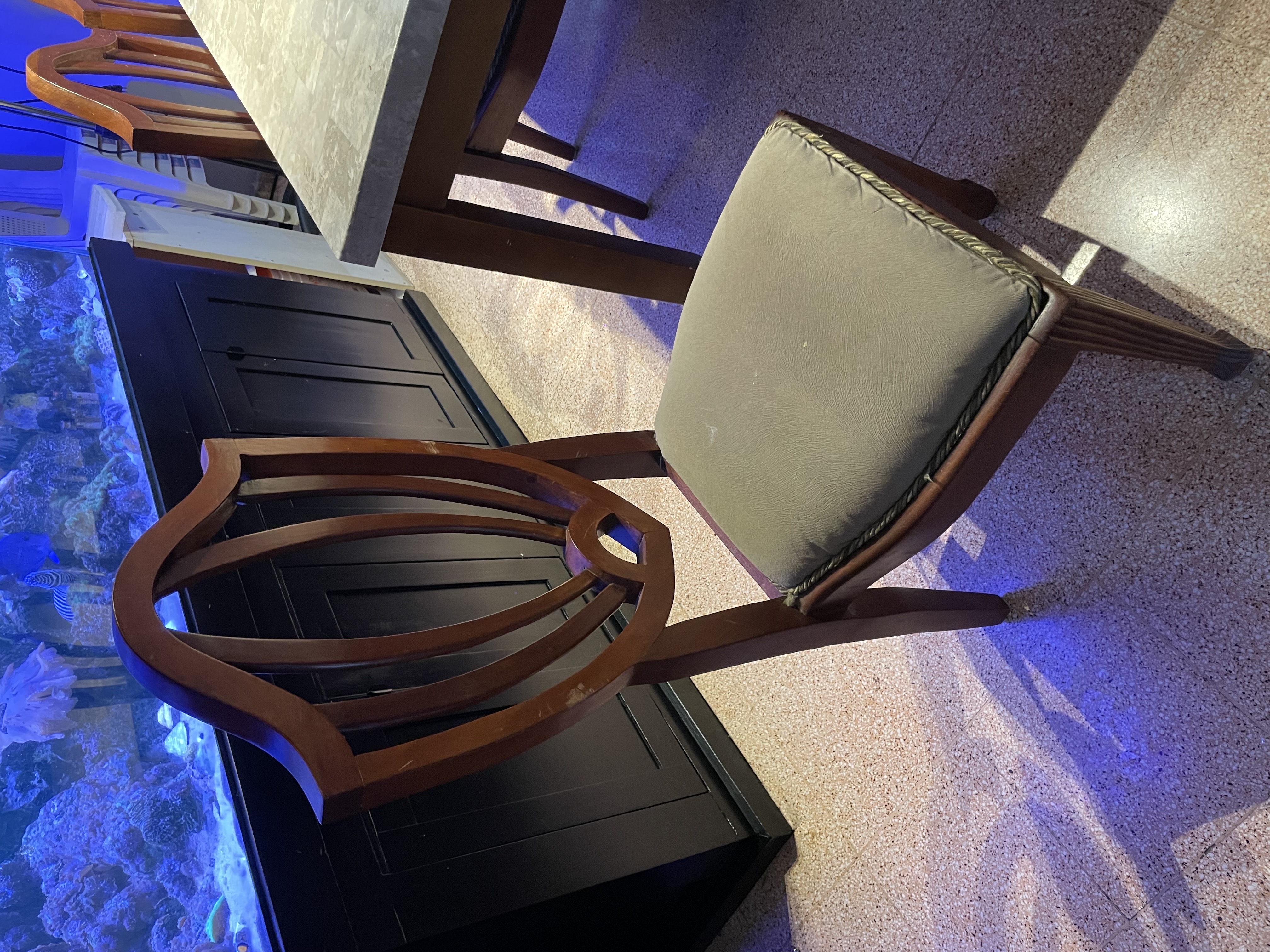 muebles y colchones - Comedor de 6 comensales de oportunidad  3