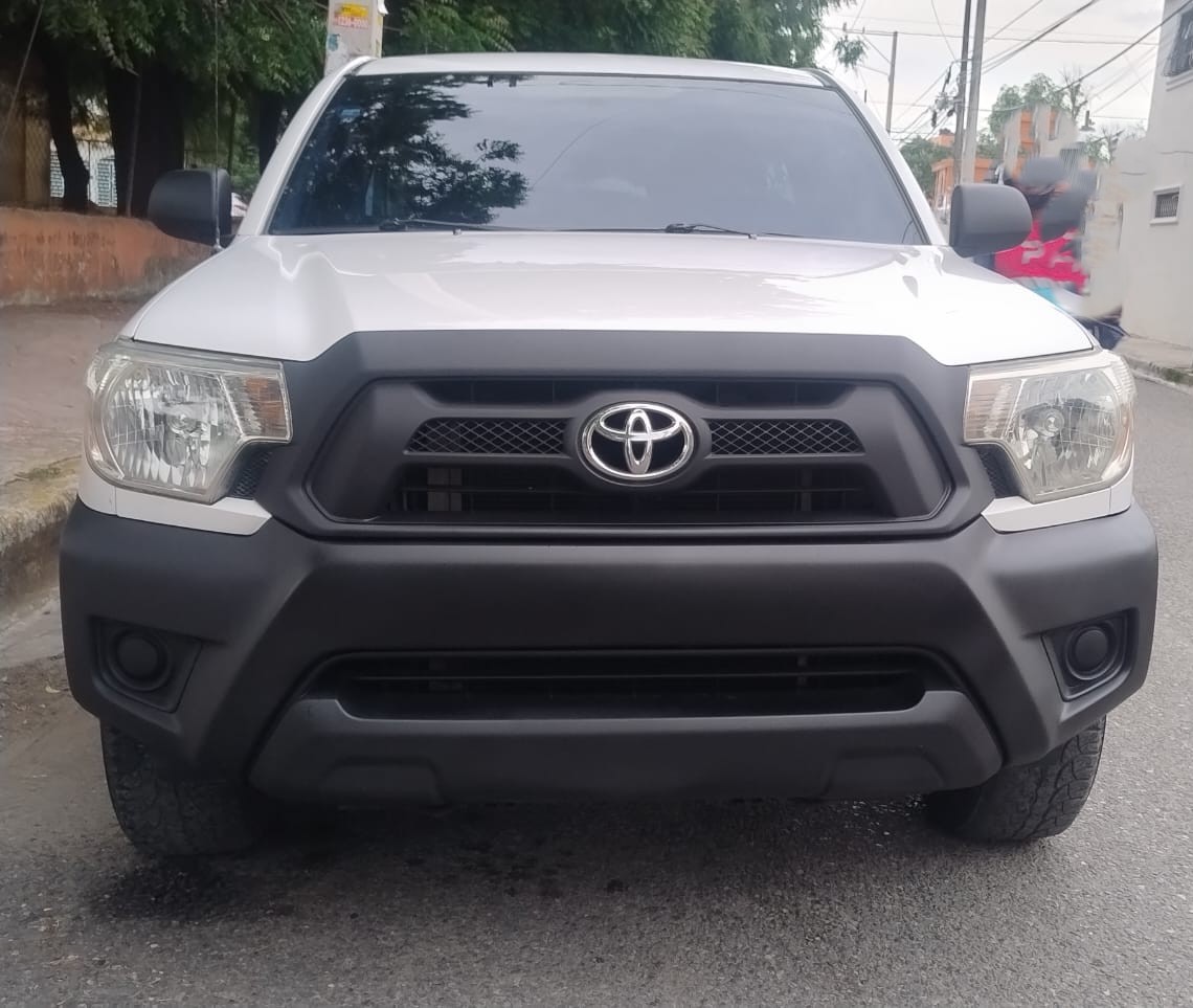 jeepetas y camionetas - TOYOTA TACOMA UNA CABINA 2014 0