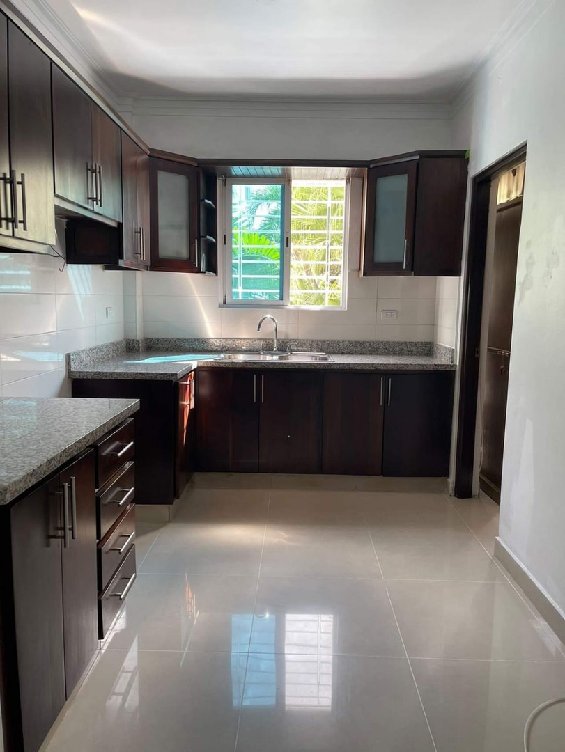 apartamentos - Alquilo Segundo Nivel con Terraza + estudio en 9
