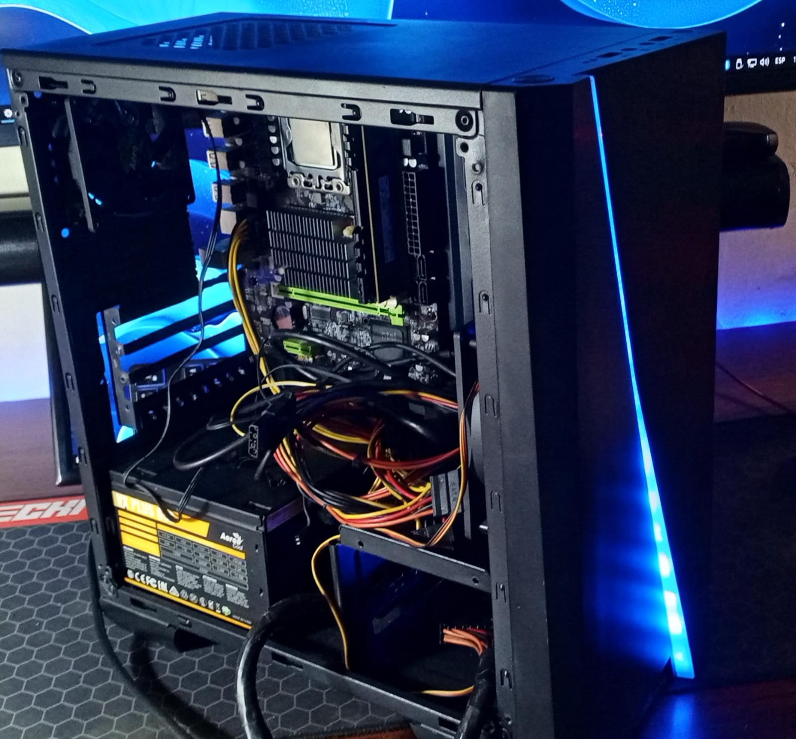 computadoras y laptops - Case de PC Aerocool Cylon (Leer descripción) 0