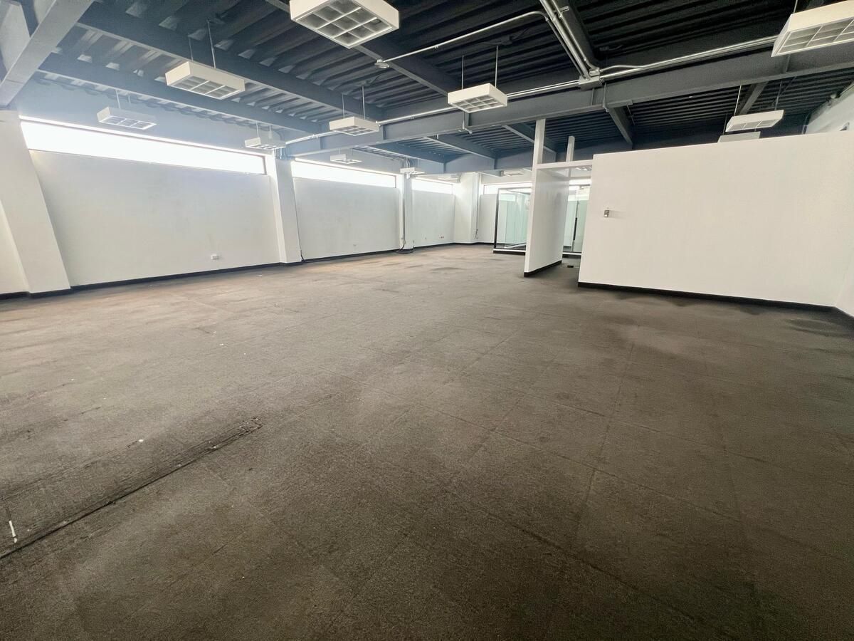 oficinas y locales comerciales - 🔵Alquilo Local 2do piso en Paraiso  6