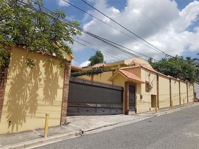 casas - Venta de casa en Altos de Arroyo Hondo Distrito Nacional de 1092mts 7