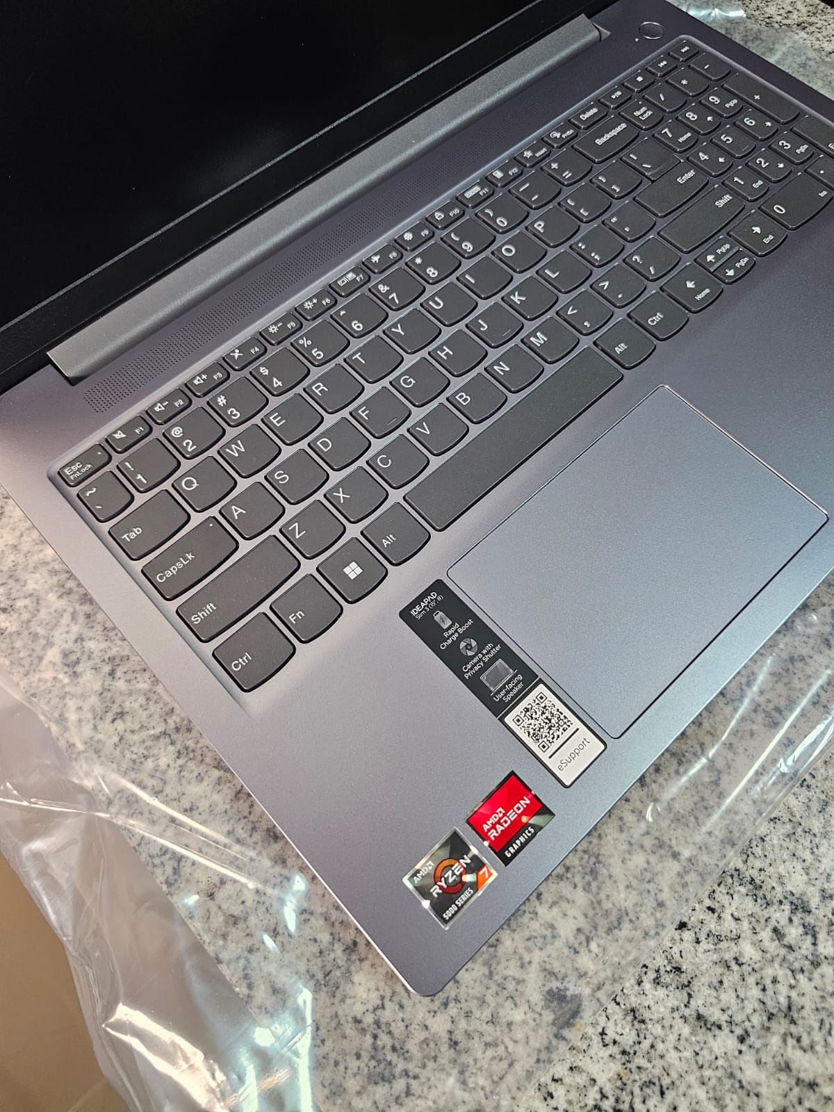 computadoras y laptops - LAPTOP LENOVO RYZEN 7 16GBRAM PANTALLA TOUCH NUEVO 8