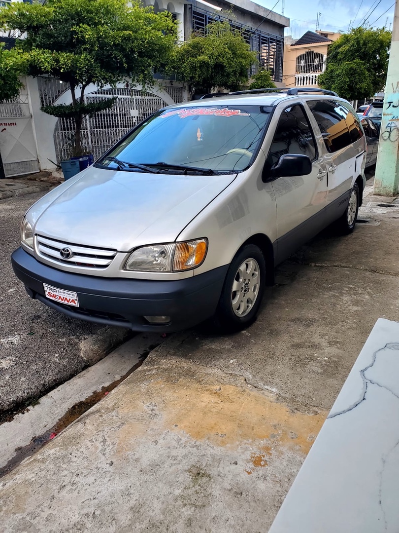 otros vehiculos - Toyota Sienna año 2002 0