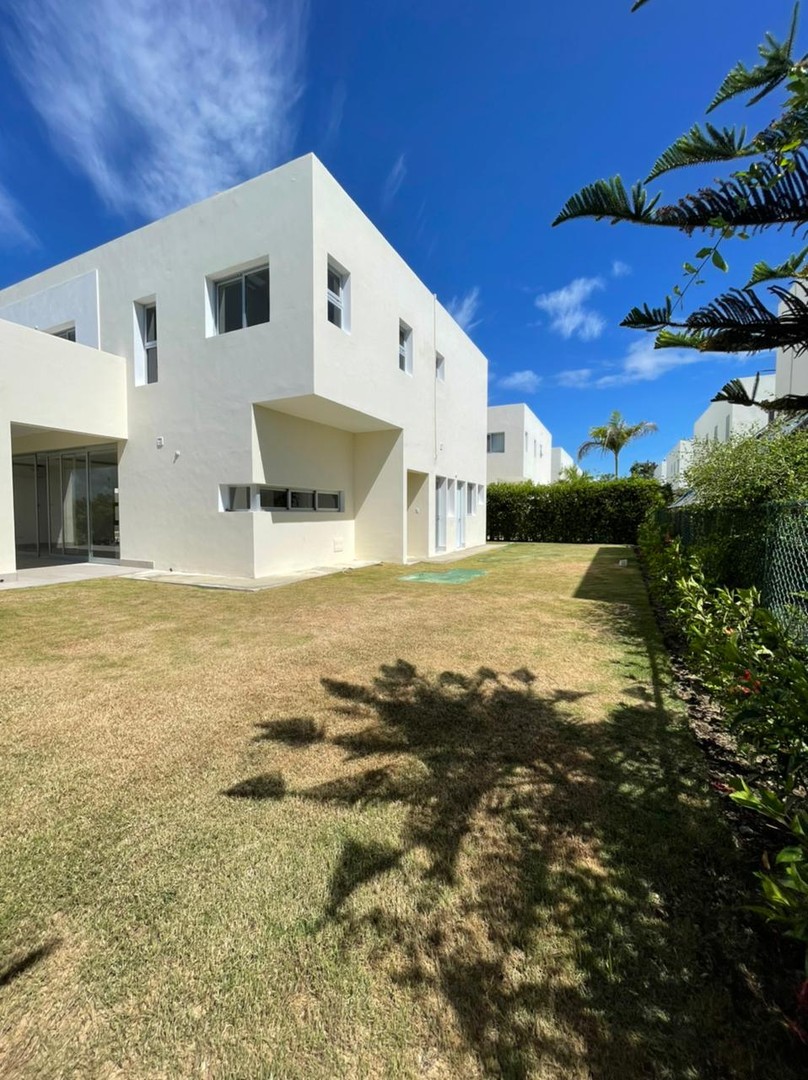 casas vacacionales y villas - Hermosa y Amplia villa ubicada en el corazon de Punta Cana 4