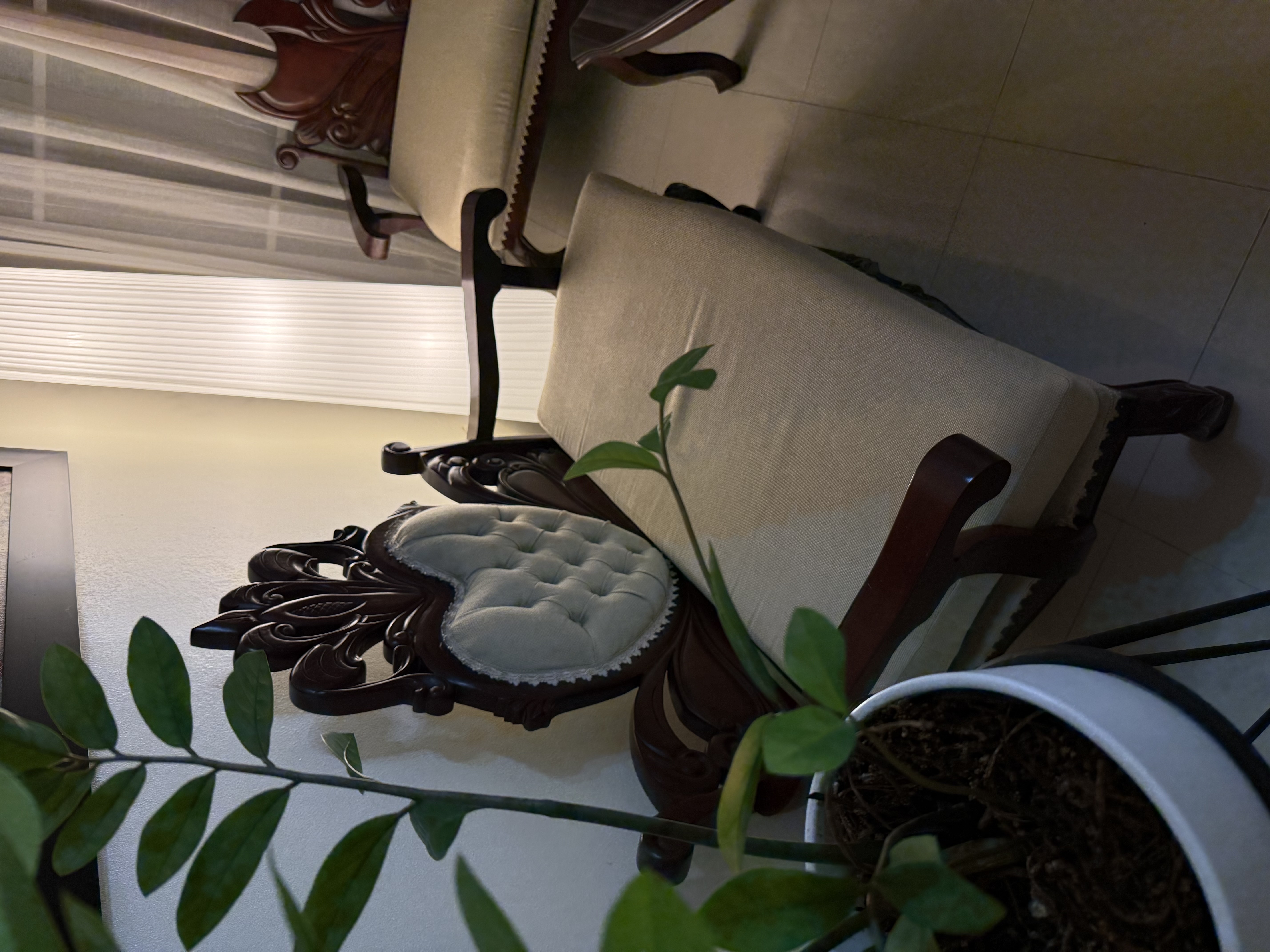 muebles y colchones - VENTA DE JUEGO DE MUEBLES EN CAOBA, ESTILO LUIS V / $85,000 2