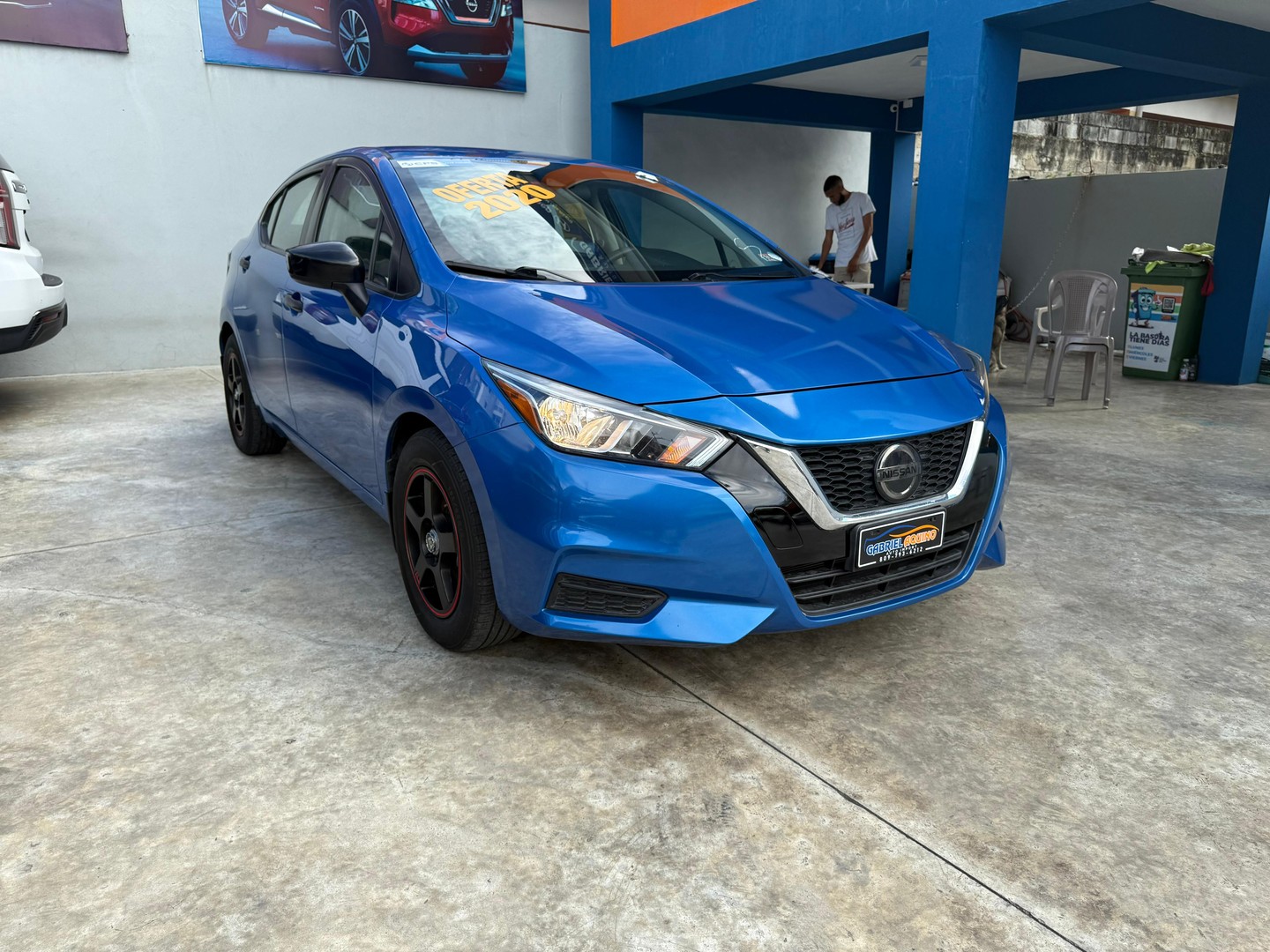 otros vehiculos - nissan versa s 4