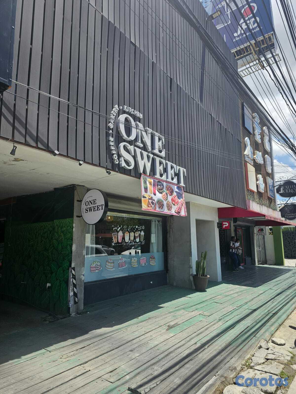 otros inmuebles -  PLAZA COMERCIAL EN LA ROMULO BETANCOURT, 1300 Mts.2, 3 NIVELES o COMO SOLAR  1