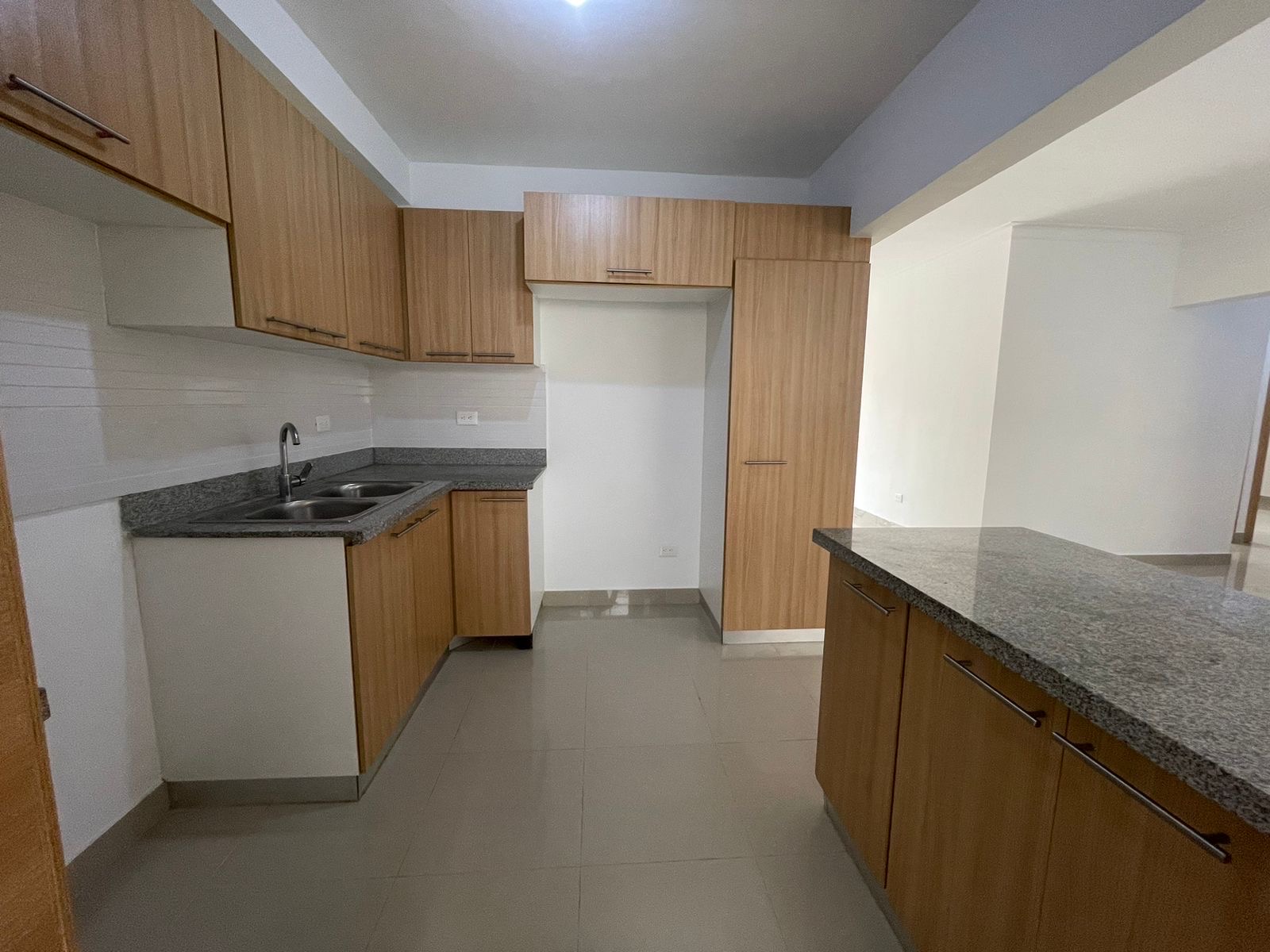 apartamentos - venta de apartamento con 127mts en el mirador del este 1er piso con patio  2