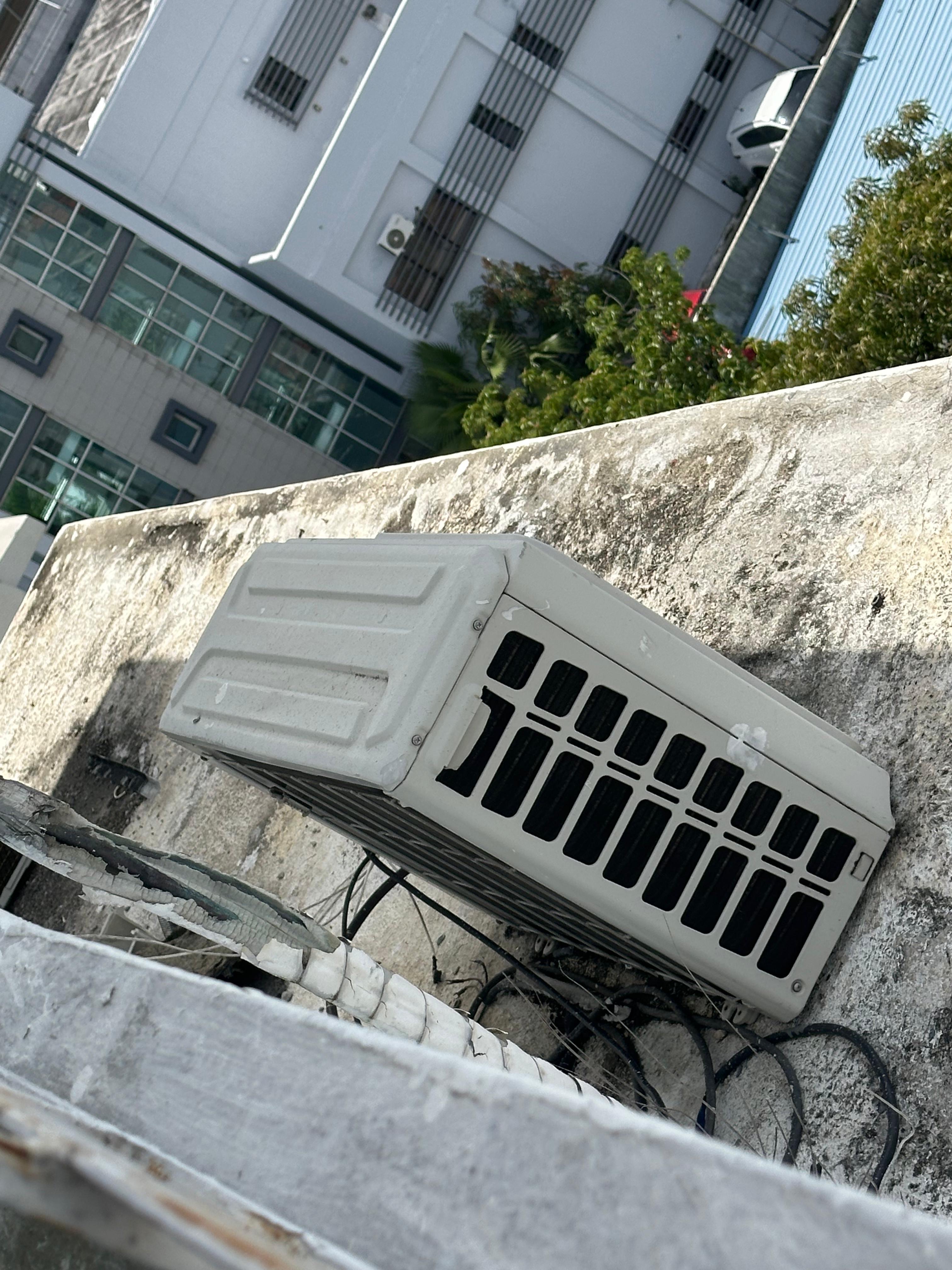 aires acondicionados y abanicos - Aire Acondicionado Inverter Innovair. 12,000 btu. Compresor Dañado 4