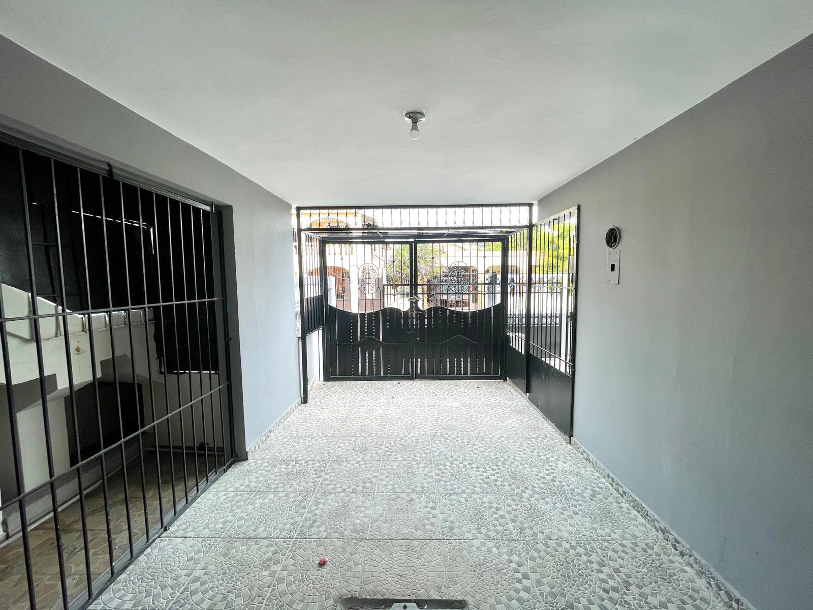 casas - Dos Casas en Una Alma Rosa Cerca del Dario 9