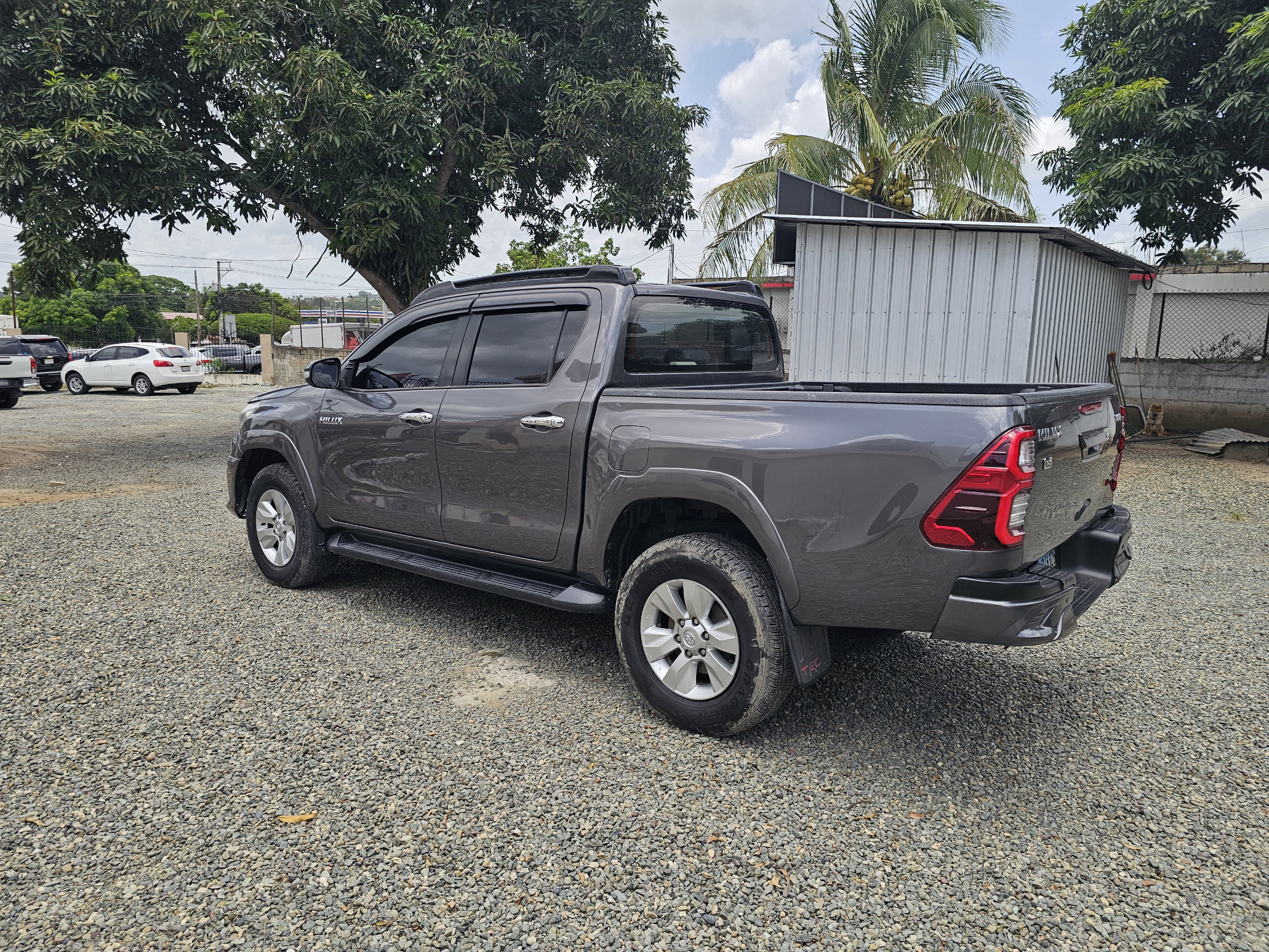 jeepetas y camionetas - Toyota hilux automática 4