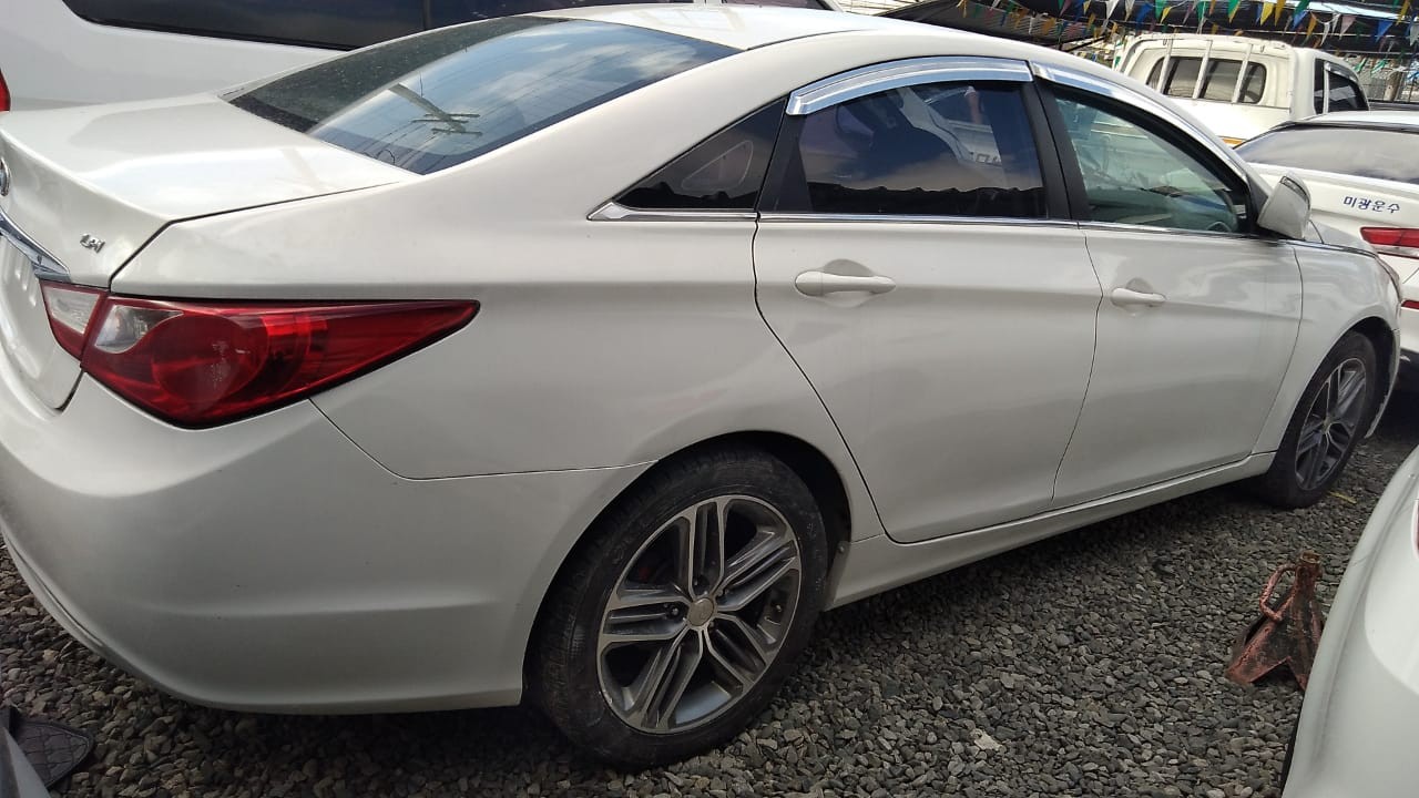 carros - HYUNDAI Y20 2015 BLANCODESDE: RD$ 530,100.00 5