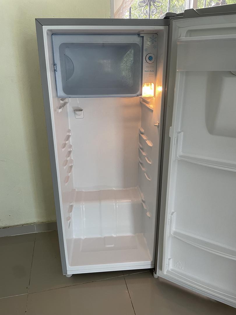 electrodomesticos - NEVERA HISENSE 14,500 negociable por motivo de viaje  2