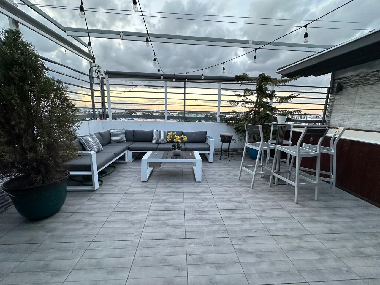 apartamentos - venta de penthouse en Julieta morarles con 319mts con piscina Distrito nacional 1