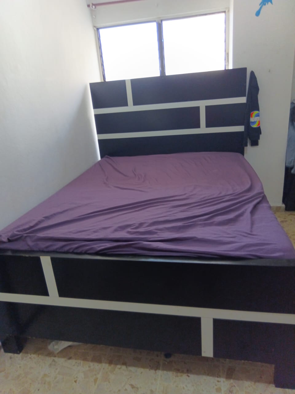muebles y colchones - CAMA, Gavetero con espejo y mesa de noche 2