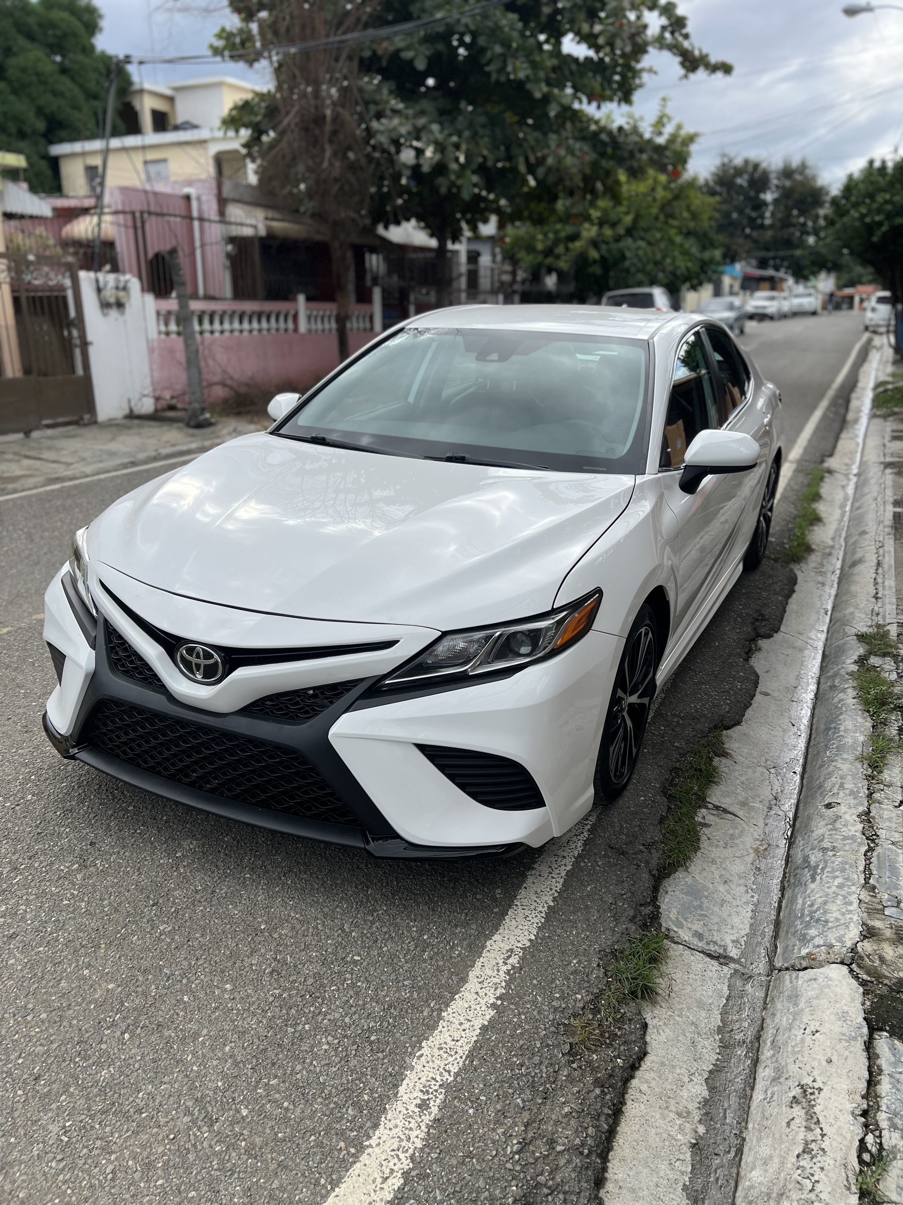 carros - Se vende Camry SE 2019 CLEAN CAR FAX 1