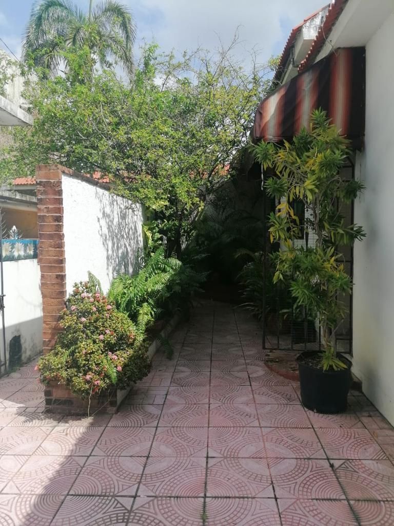casas - Venta de Casa en Gazcue 3