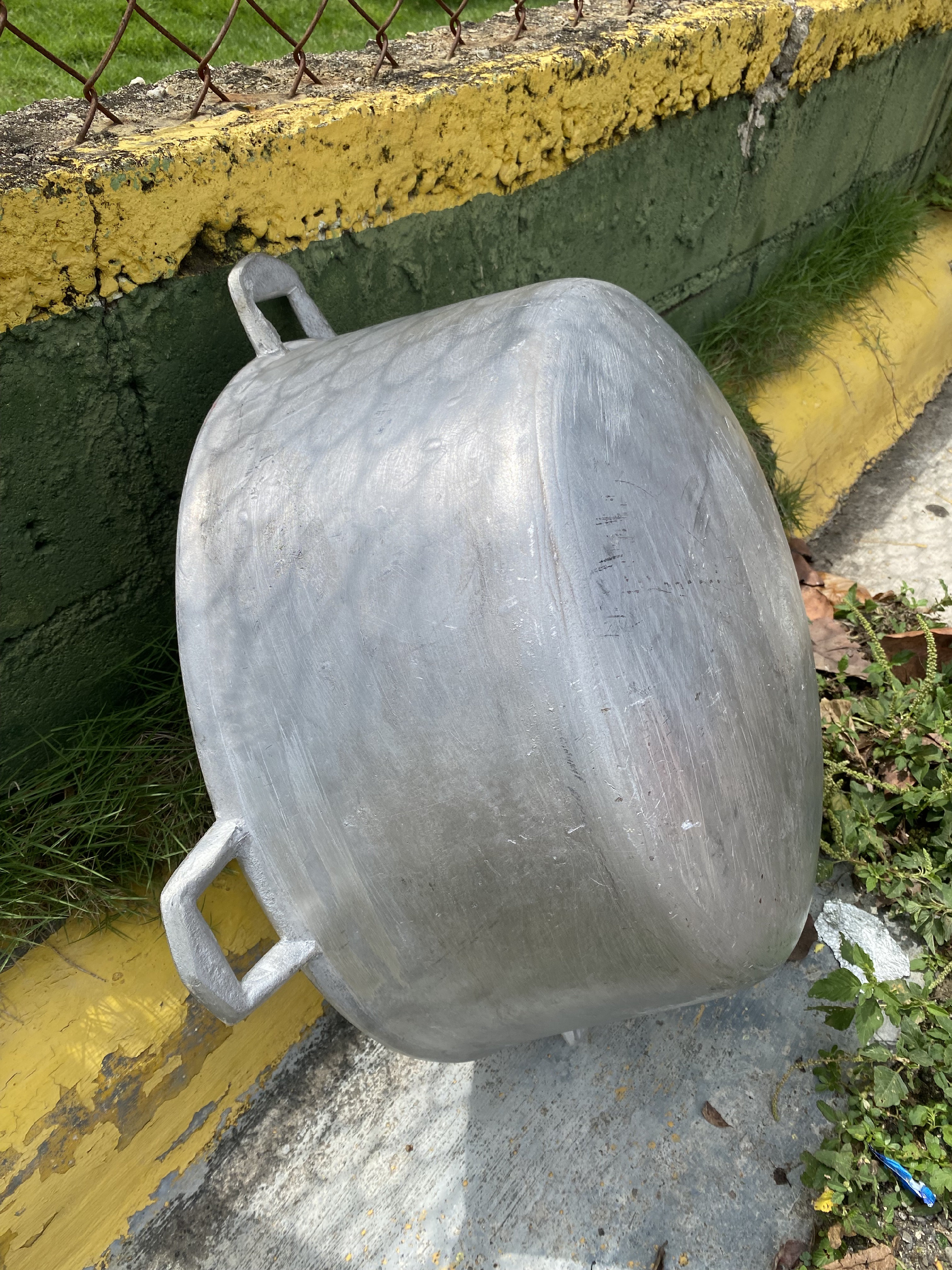 cocina - CALDERO GRANDE DE 40 LIBRAS DE ALUMINIO DEL BUENO  1