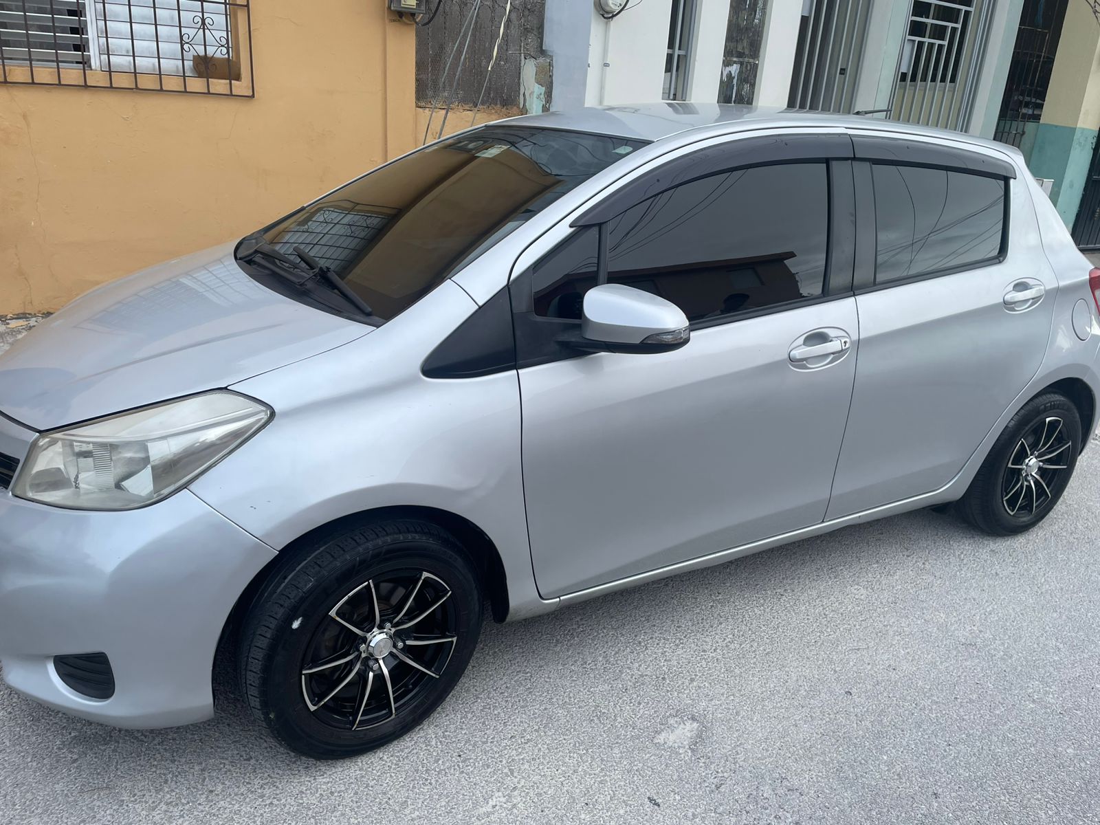 carros - Toyota vitz 2014 3