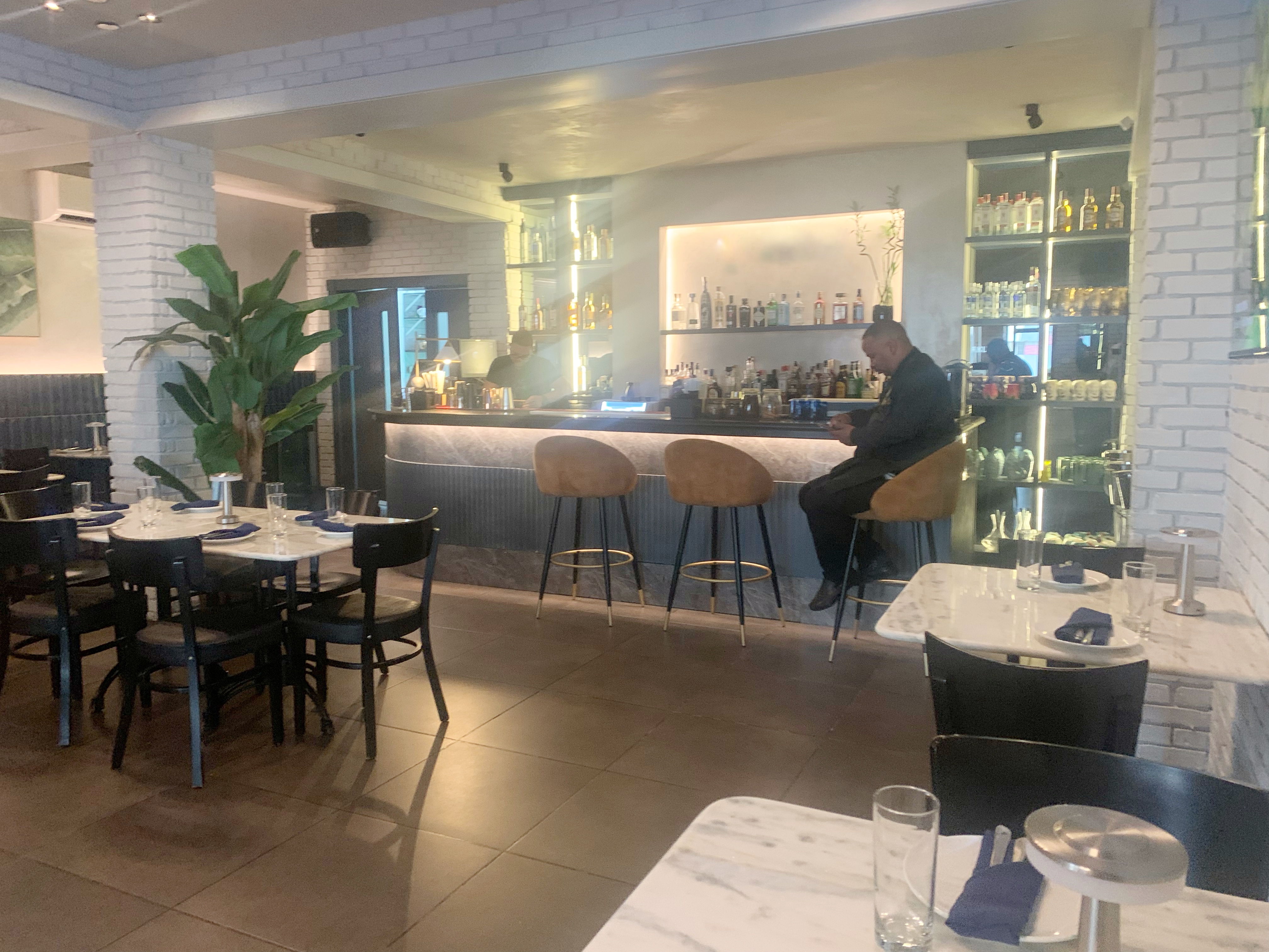 oficinas y locales comerciales - Local en Piantini 4