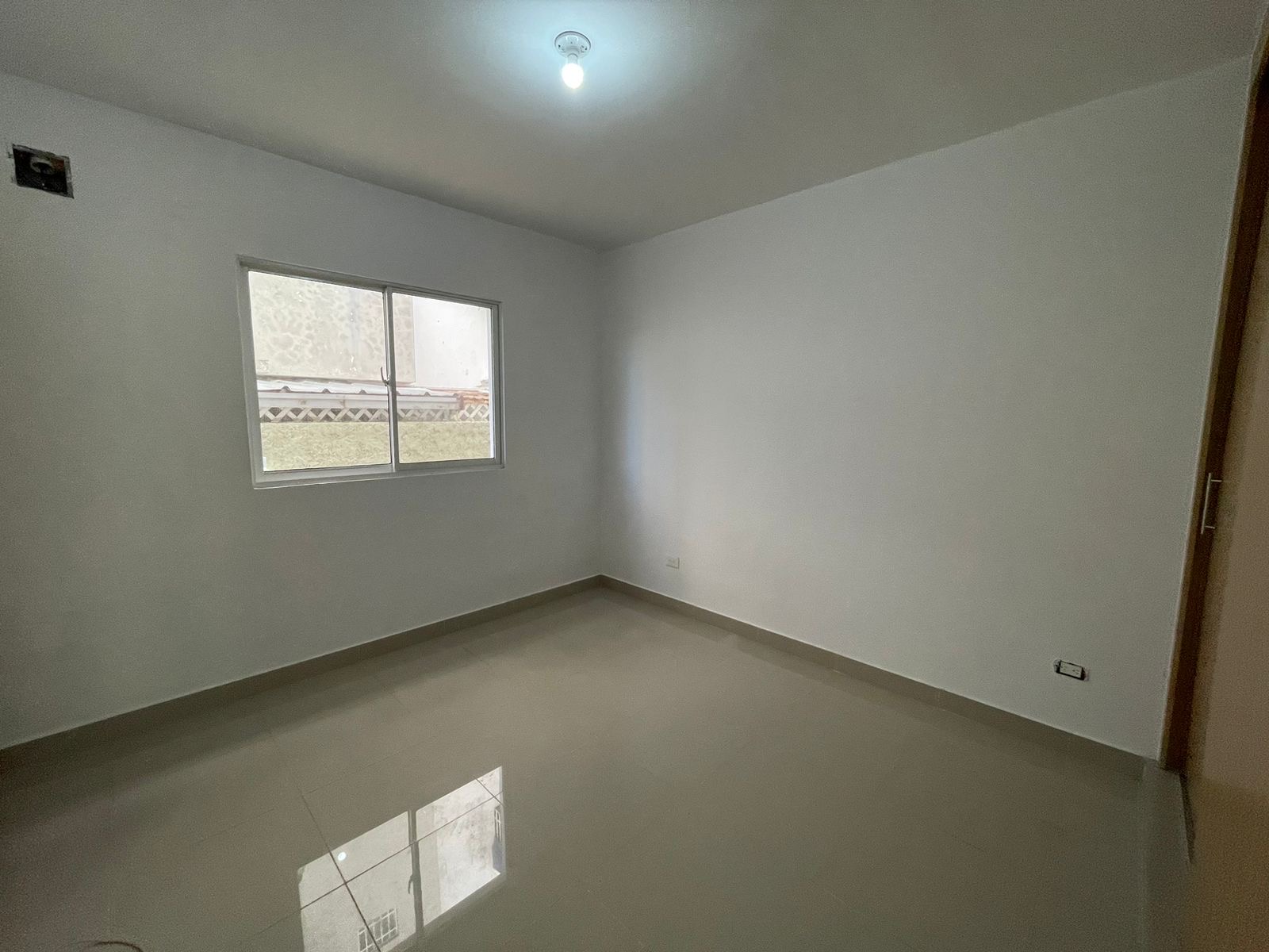 apartamentos - venta de apartamento con 127mts en el mirador del este 1er piso con patio  6