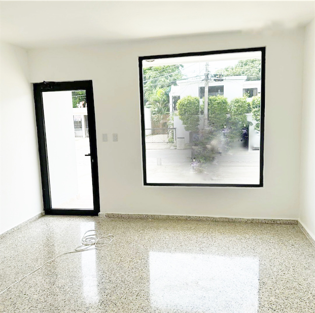 oficinas y locales comerciales - Local en los prados 90 m  3