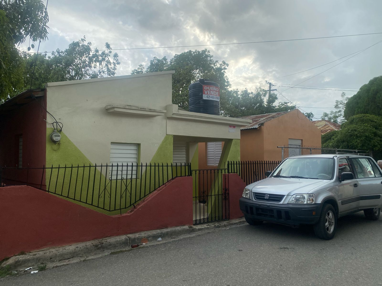 casas - GRAN PROPIEDAD DE ESQUINA 2 CASAS Y AMPLIA TERRAZA 3