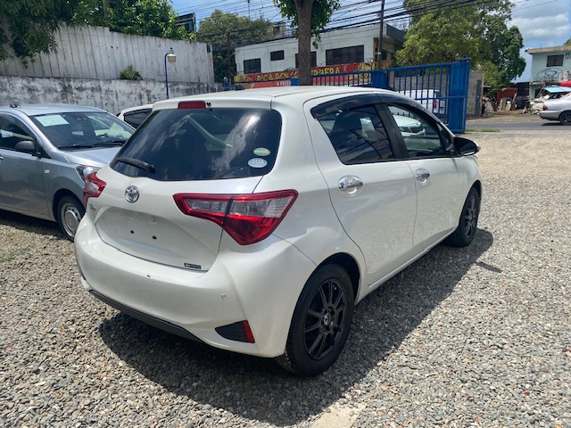 carros - Toyota Vitz 2020 4
